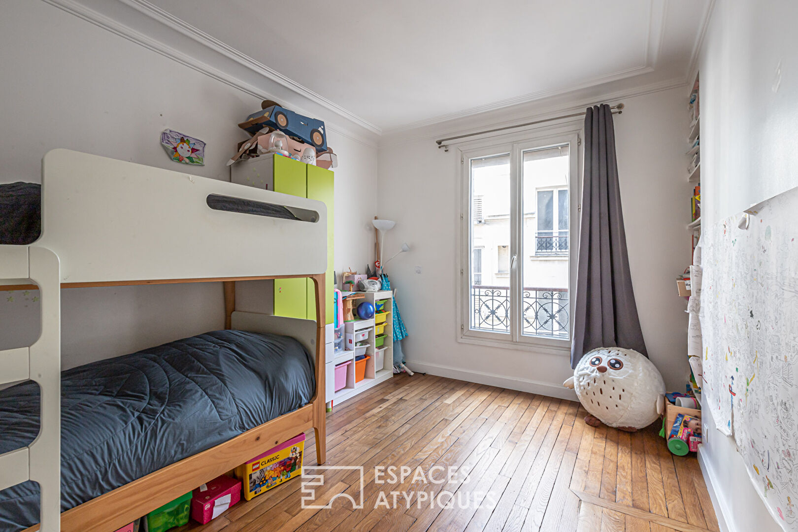 Crossing apartment with open view