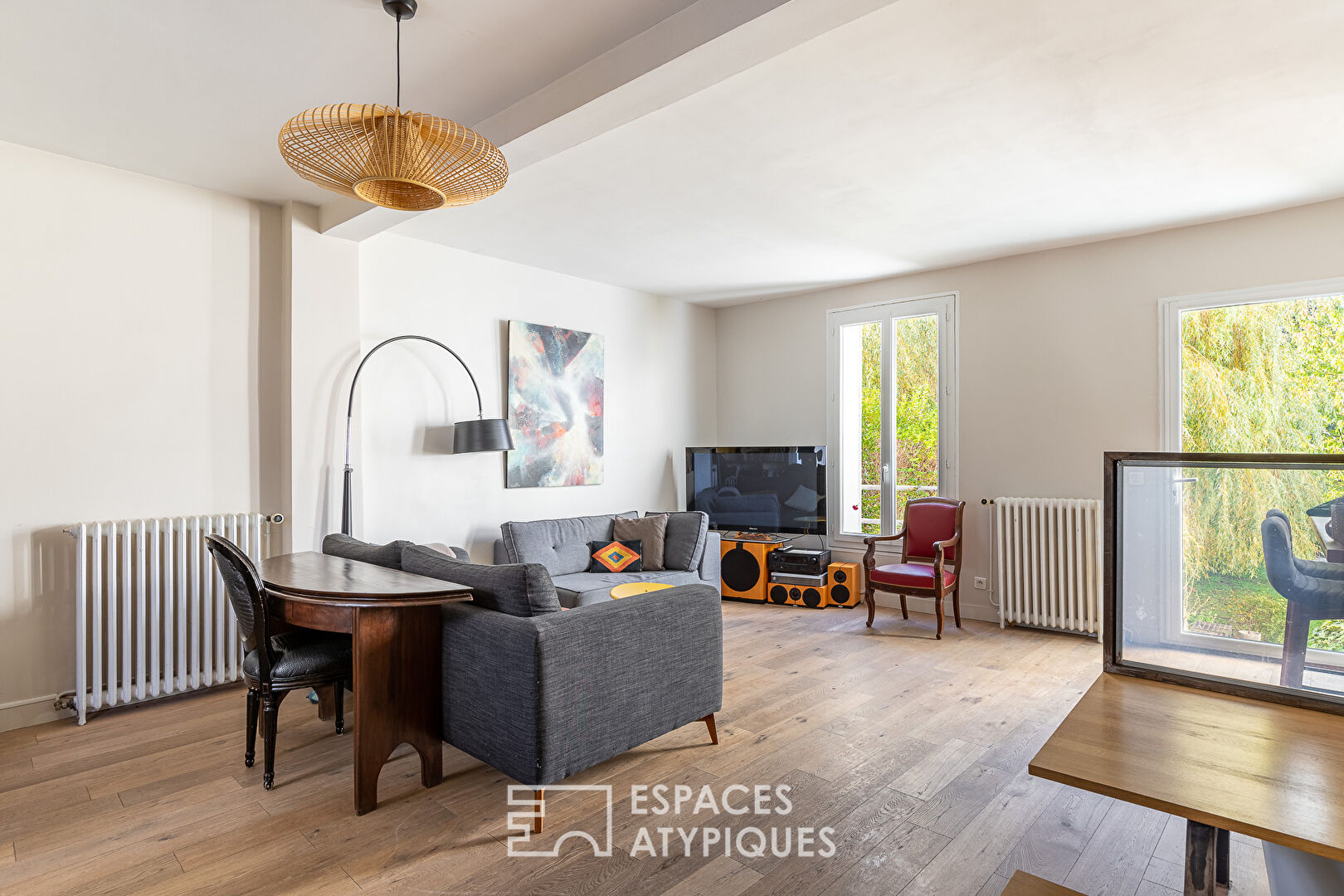 House with garden terrace in the heart of town