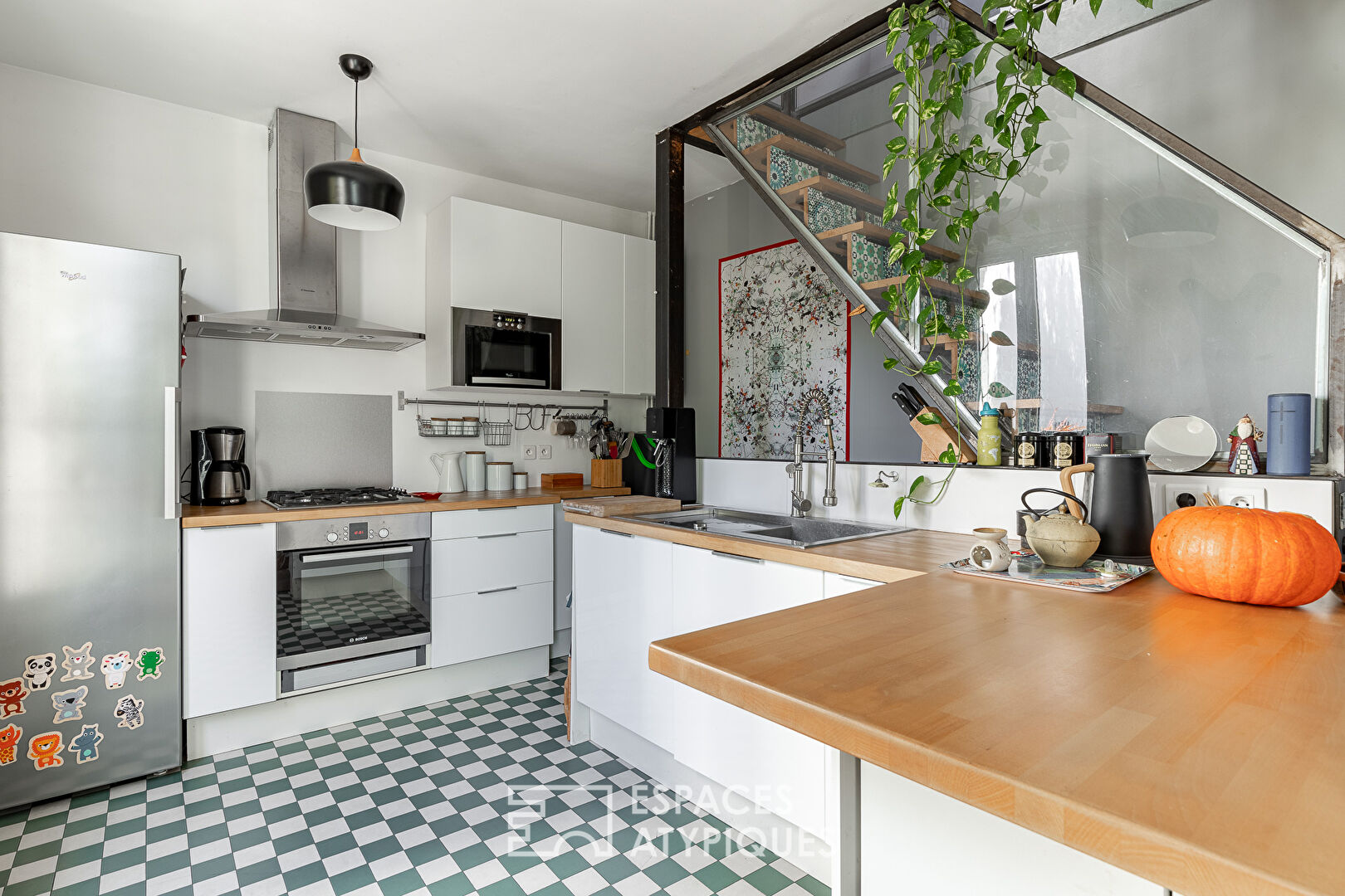 House with garden terrace in the heart of town