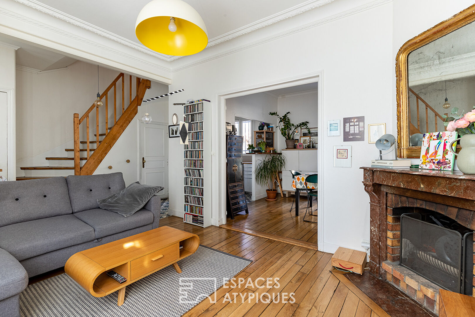 Town house with bourgeois accents