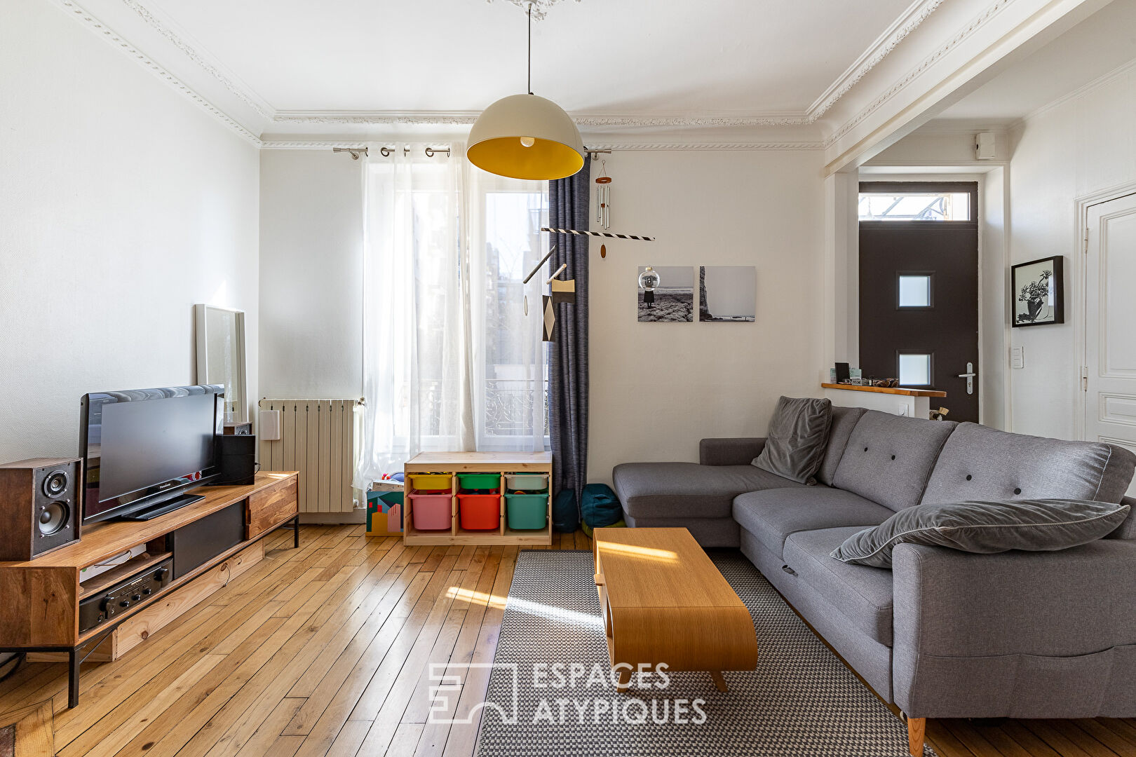 Town house with bourgeois accents