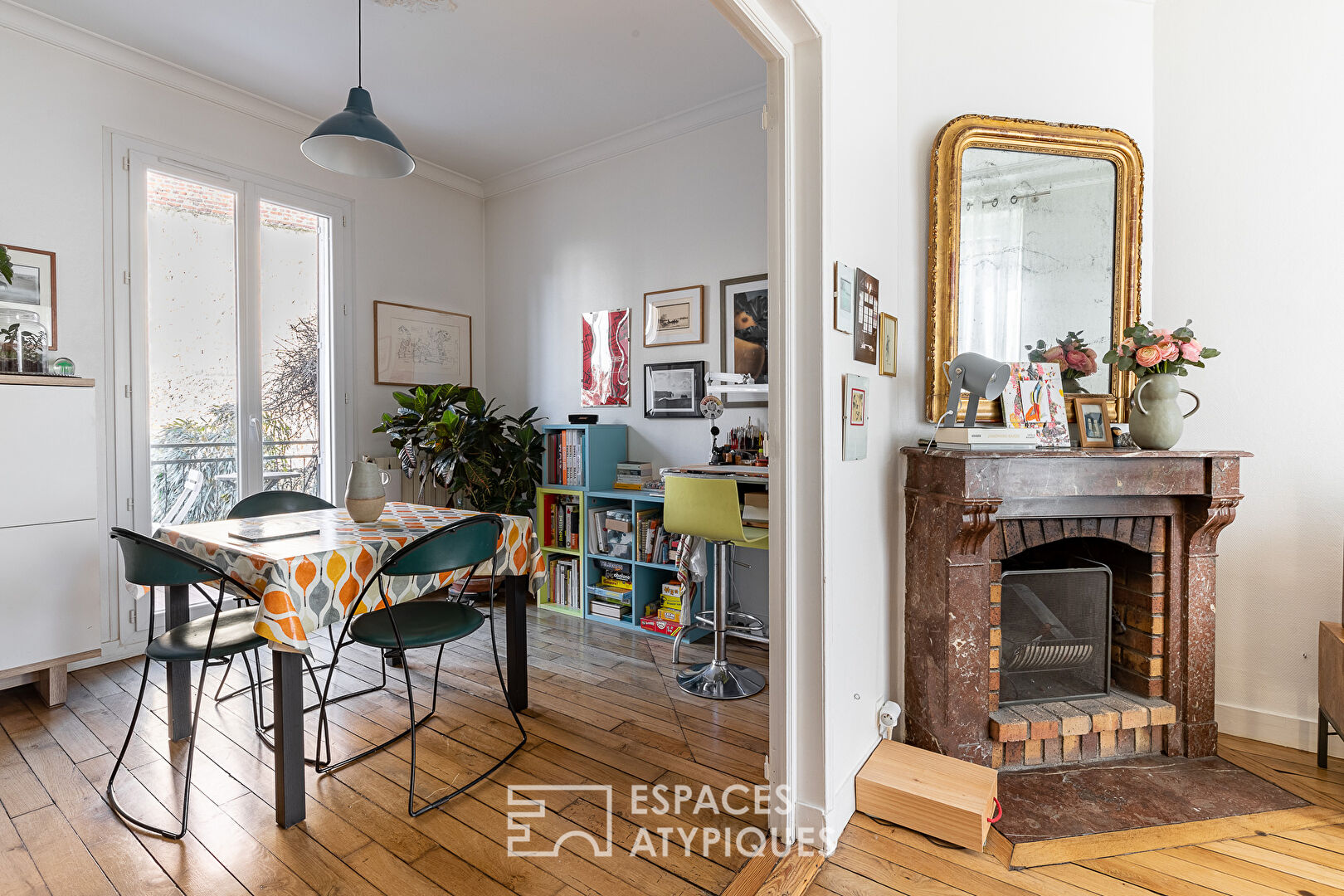 Town house with bourgeois accents