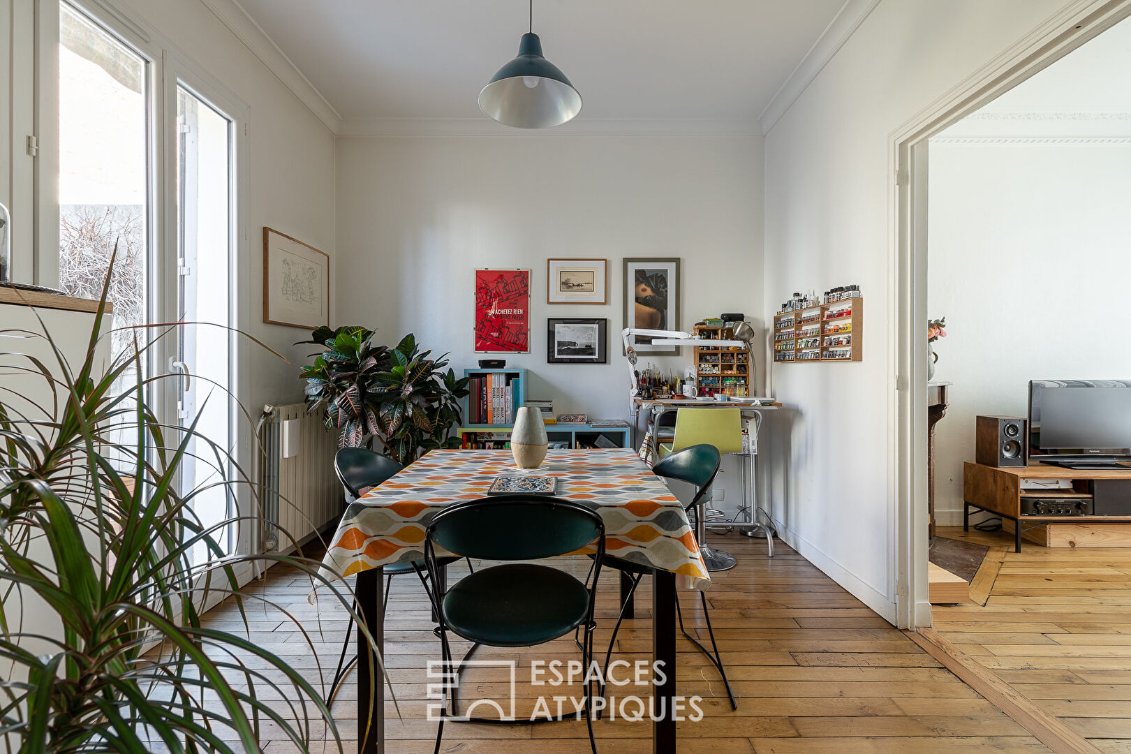 Town house with bourgeois accents