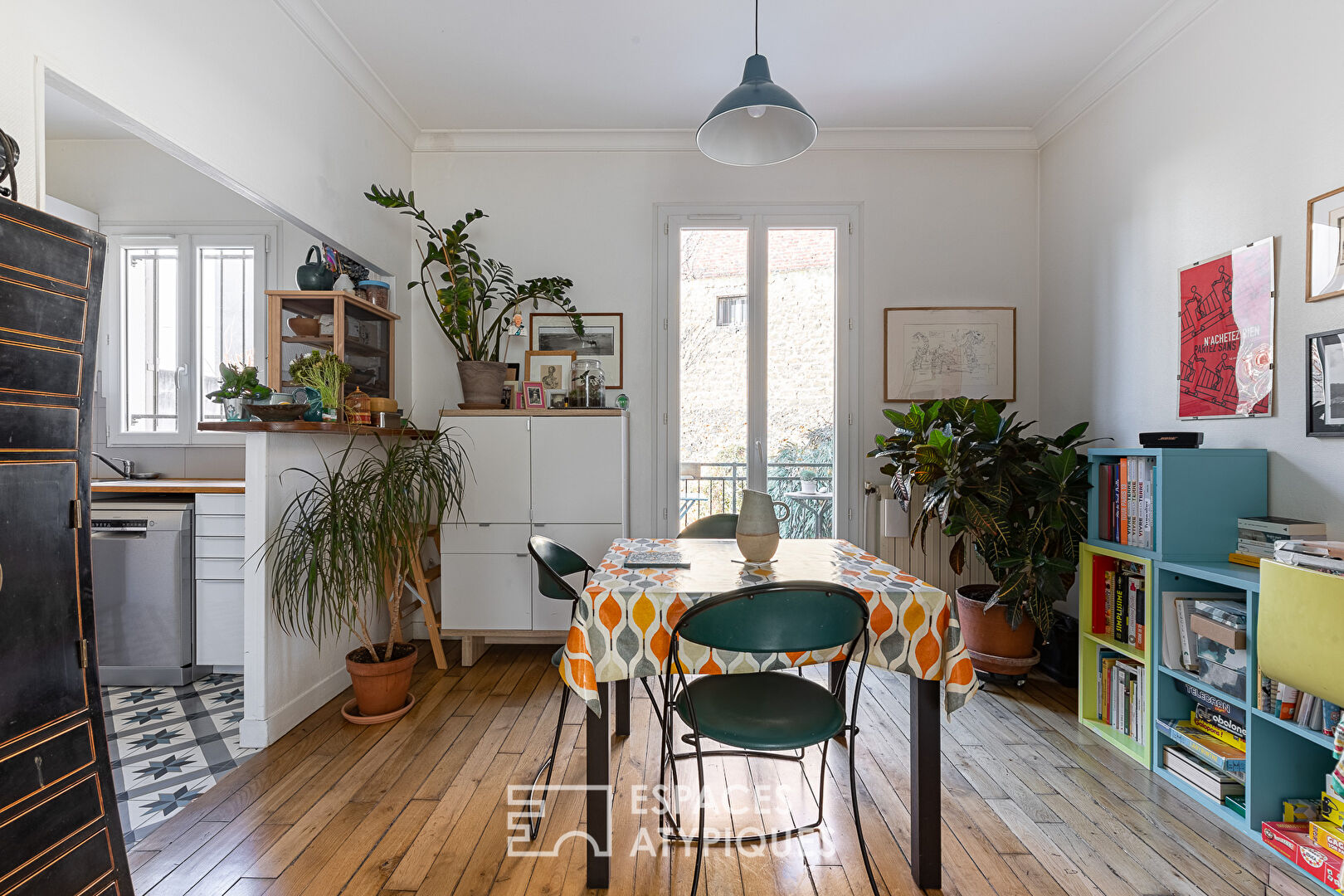 Town house with bourgeois accents