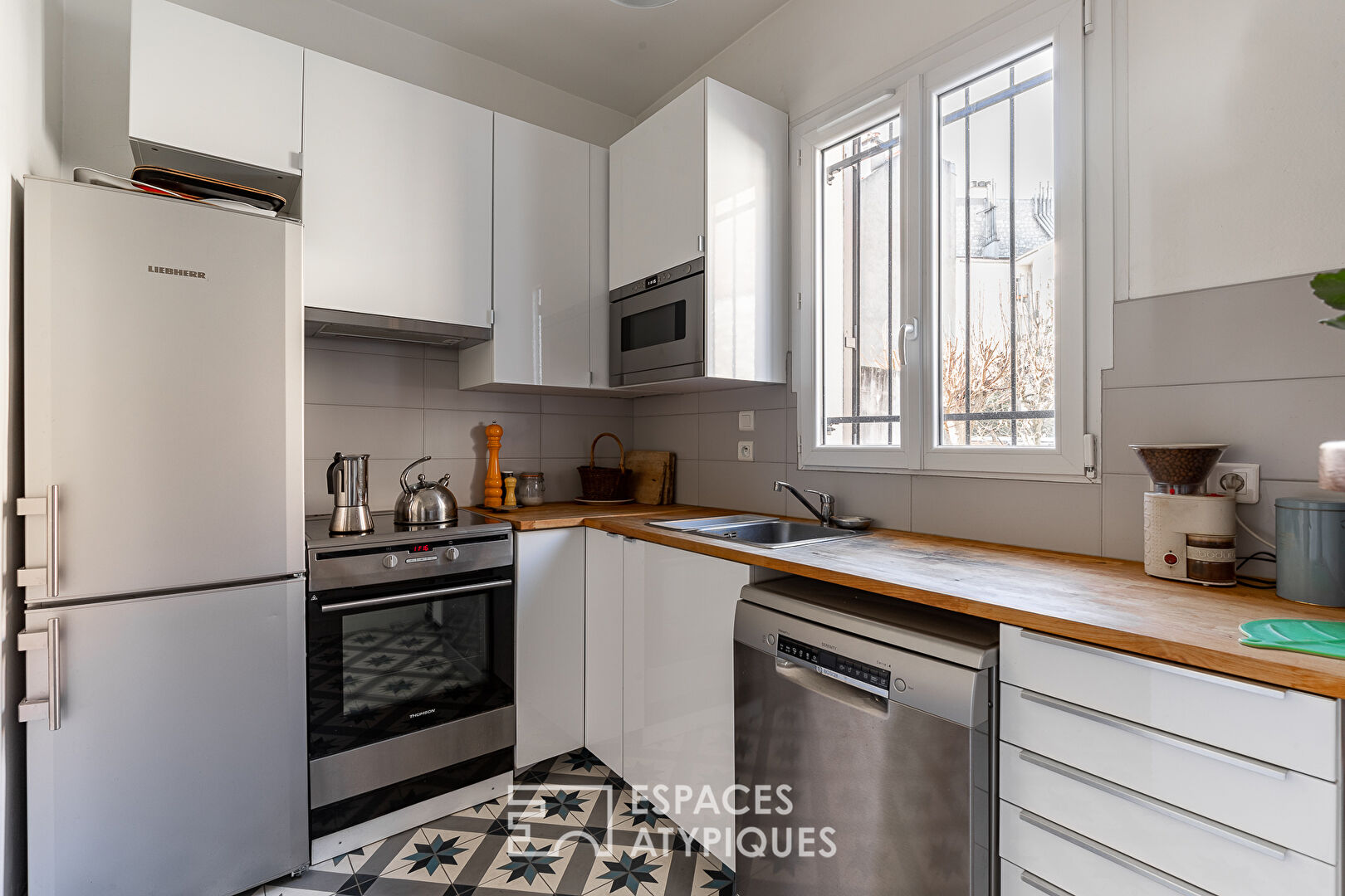 Town house with bourgeois accents
