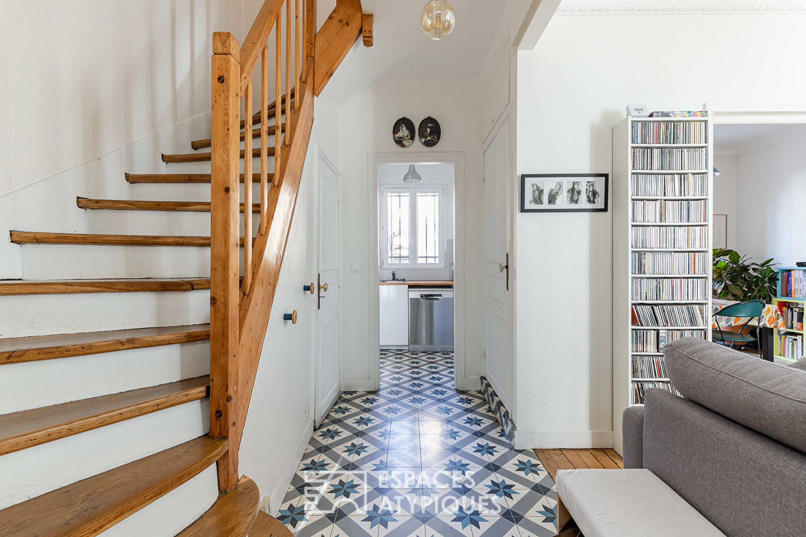 Town house with bourgeois accents