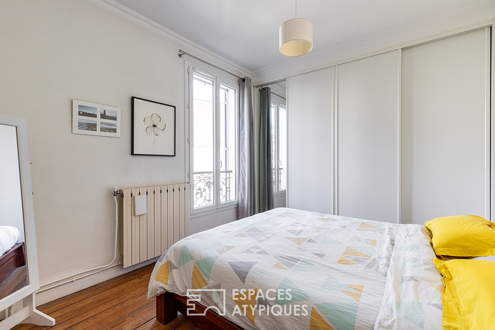 Town house with bourgeois accents
