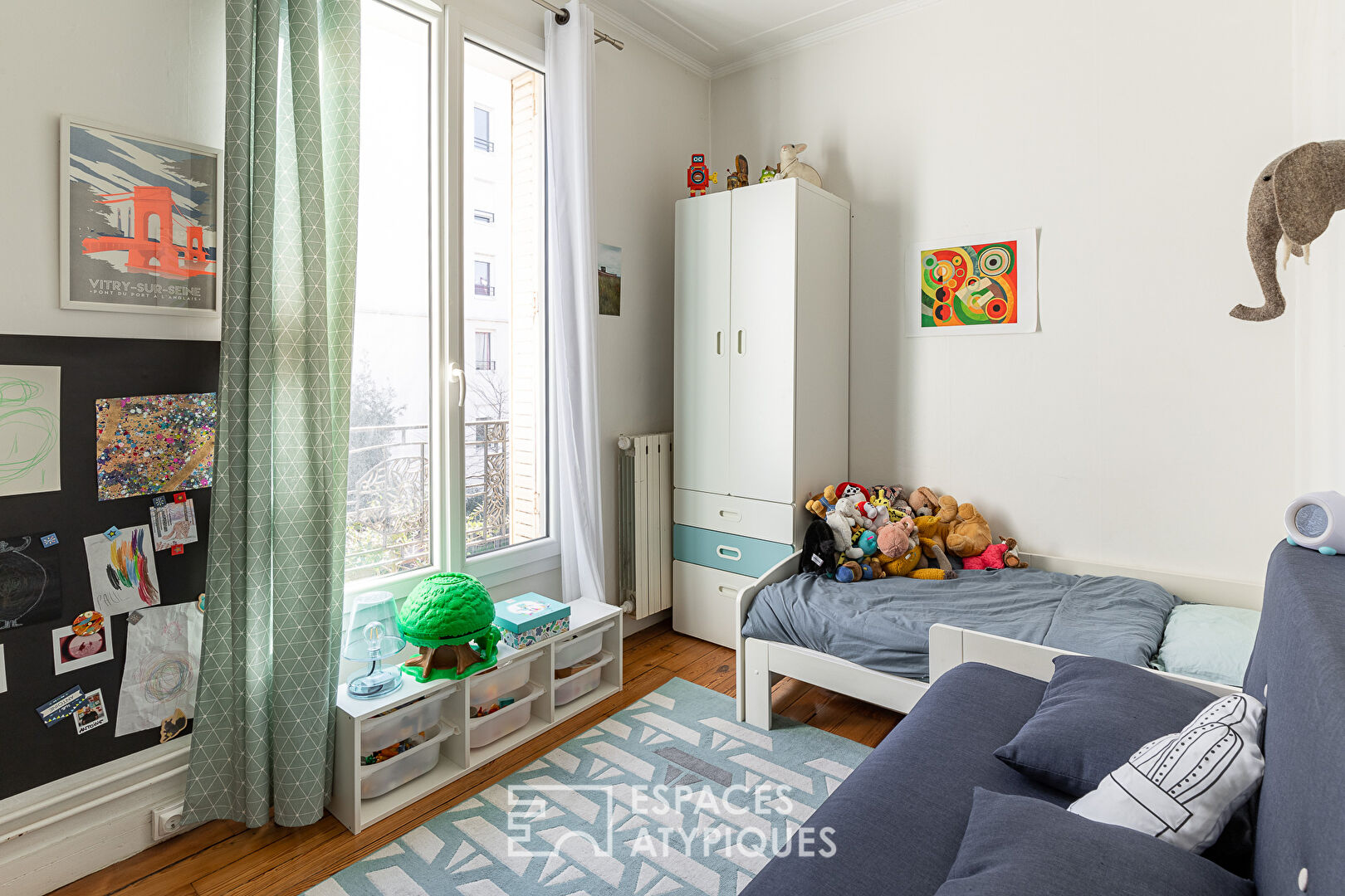 Town house with bourgeois accents