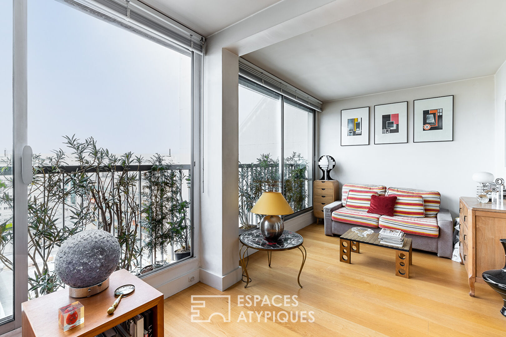 Esprit contemporain avec vue Tour Eiffel