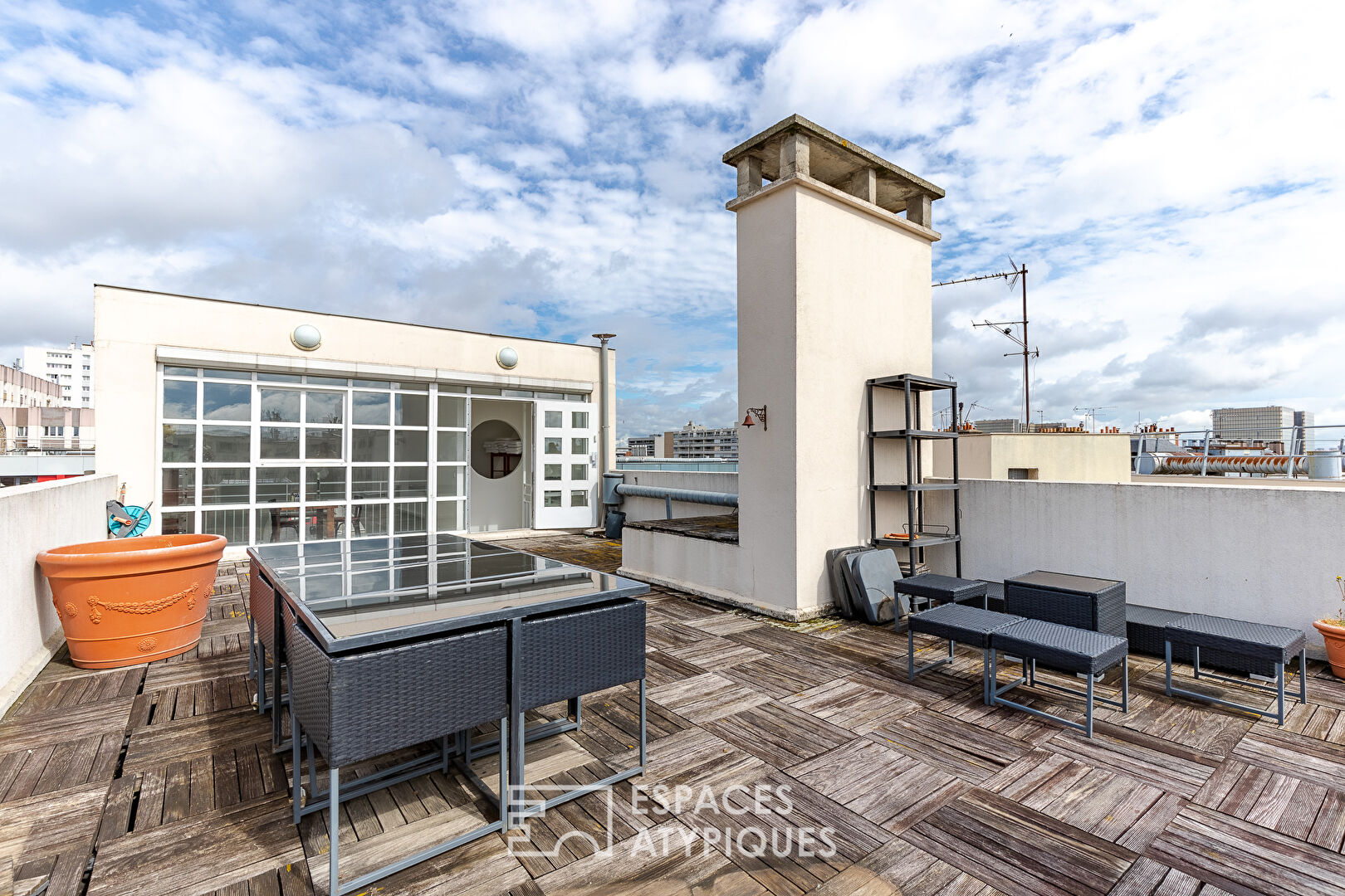 Top floor, triplex with terrace, metro line 14 Bibliothèque, Olympiades