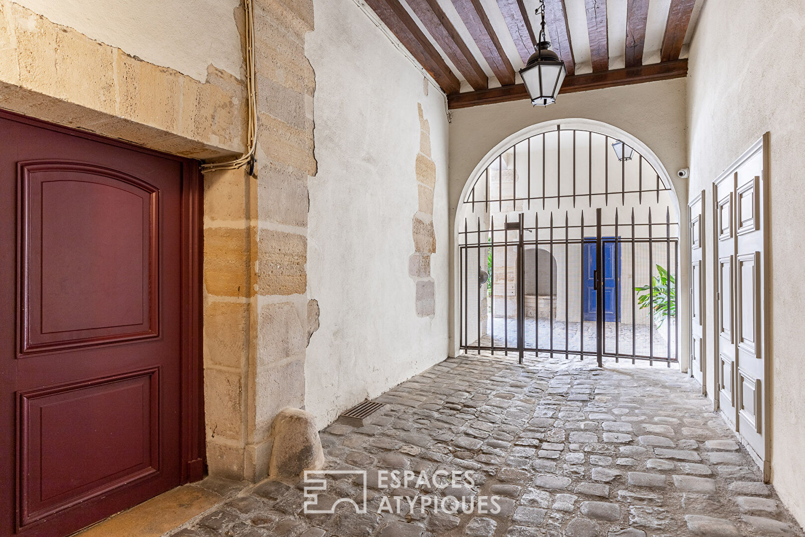 Appartement au dernier étage dans un hôtel particulier.