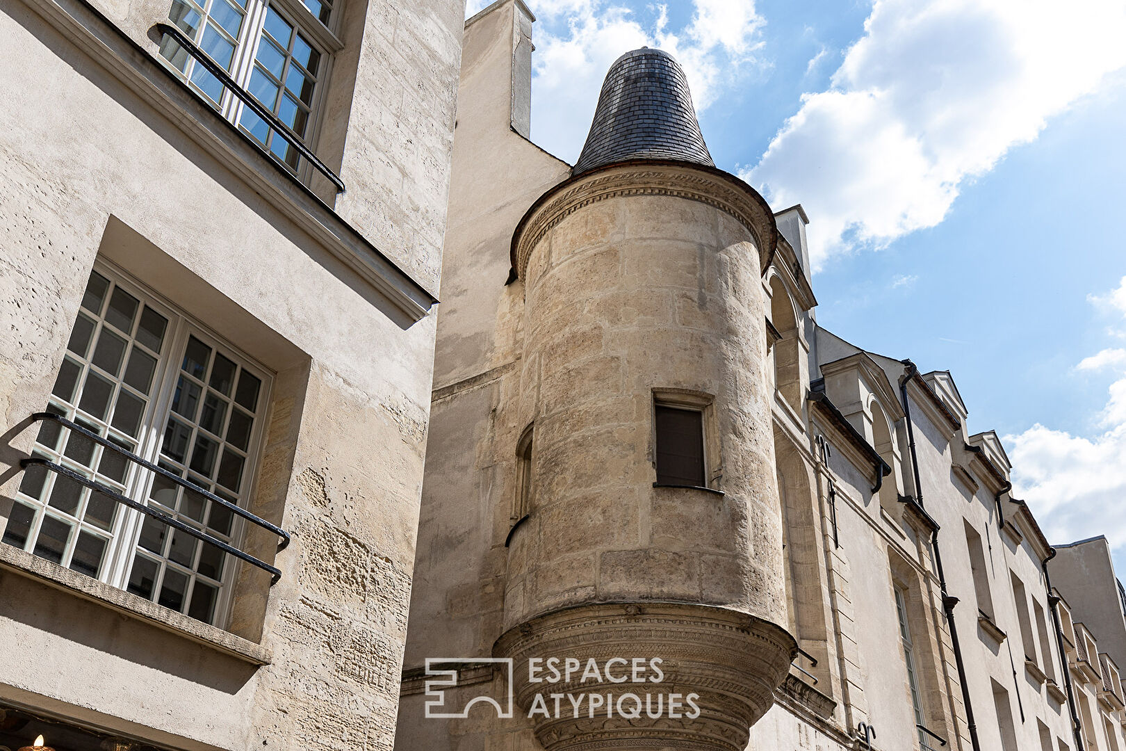 Appartement au dernier étage dans un hôtel particulier.