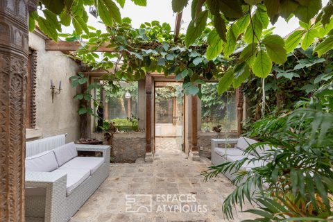 Duplex with green courtyard