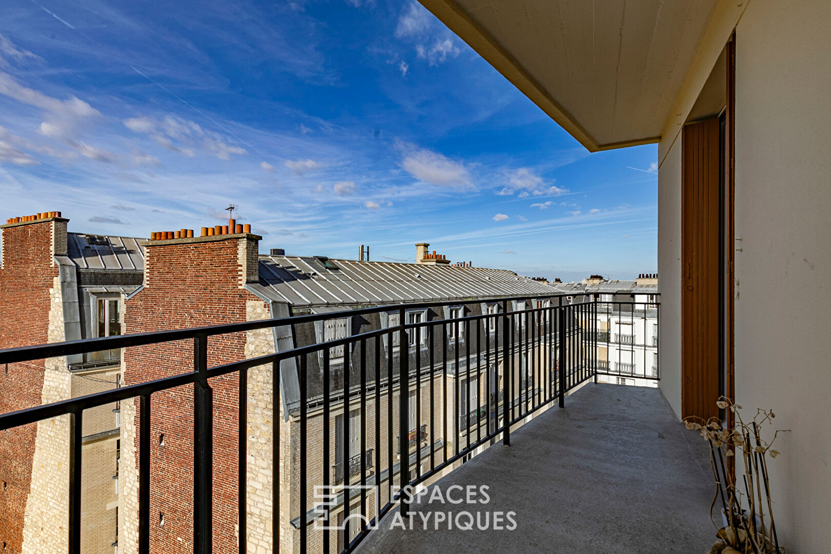 Alésia, near Montsouris park, high floor with terrace, balcony and triple exposure