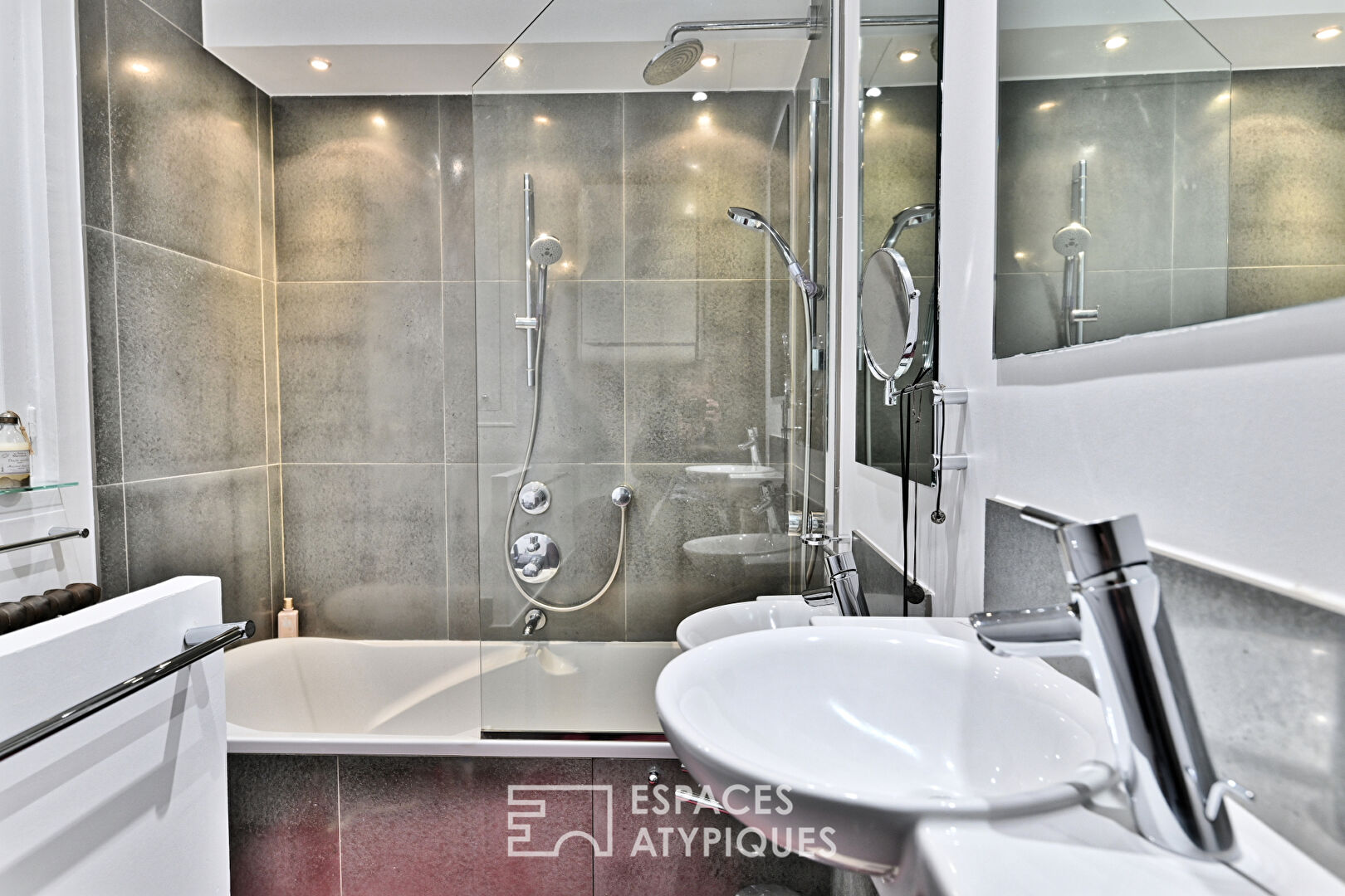 Gros-Caillou district, Invalides, duplex family apartment with garden