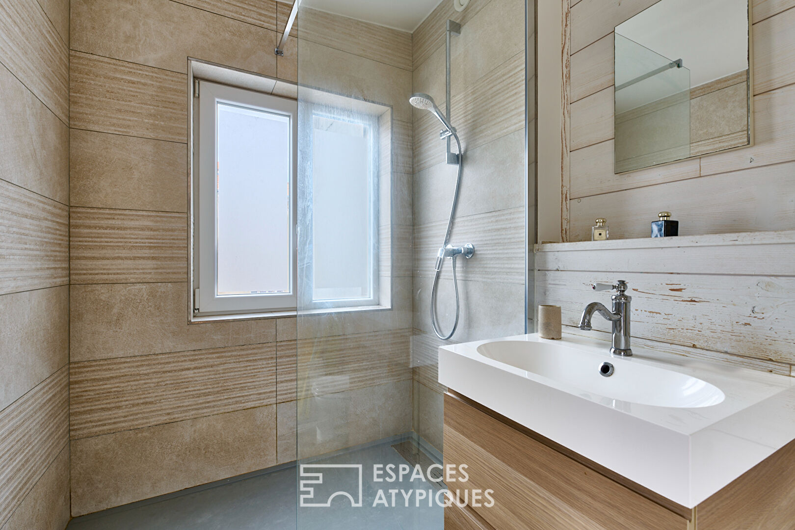 Place Saint-Charles, apartment with terrace and rooftop