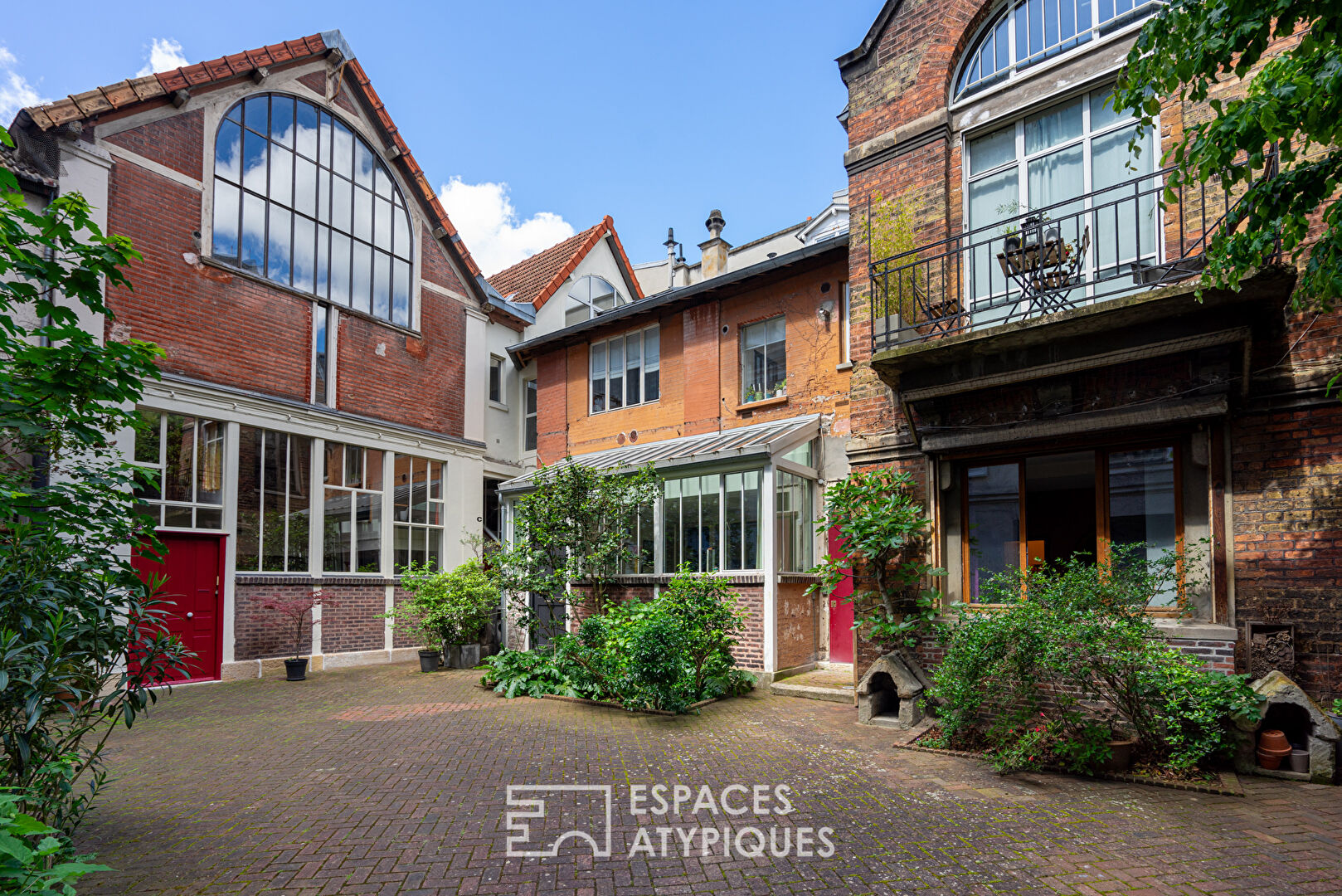 Rue Boissonade, Artist’s studio, close to the Raspail metro station and facing the 6th arrondissement