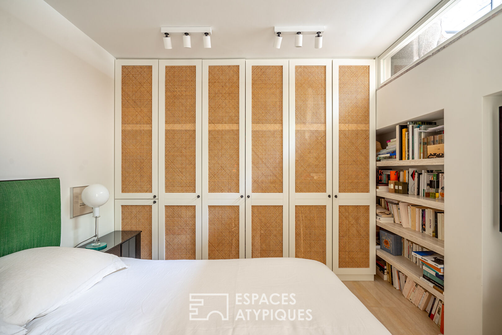 Rue Boissonade, Artist’s studio, close to the Raspail metro station and facing the 6th arrondissement
