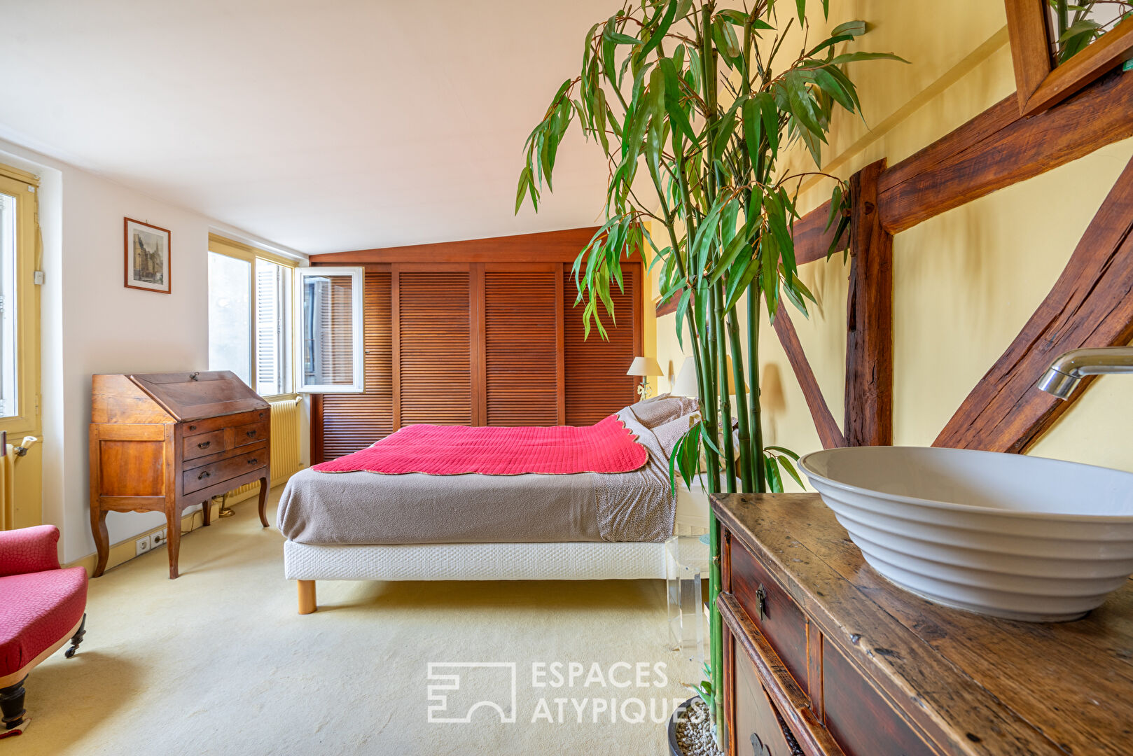 Quartier latin, Duplex au dernier étage avec terrasse vue Notre-Dame de Paris