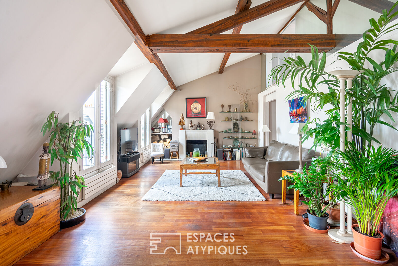 Quartier latin, Duplex au dernier étage avec terrasse vue Notre-Dame de Paris