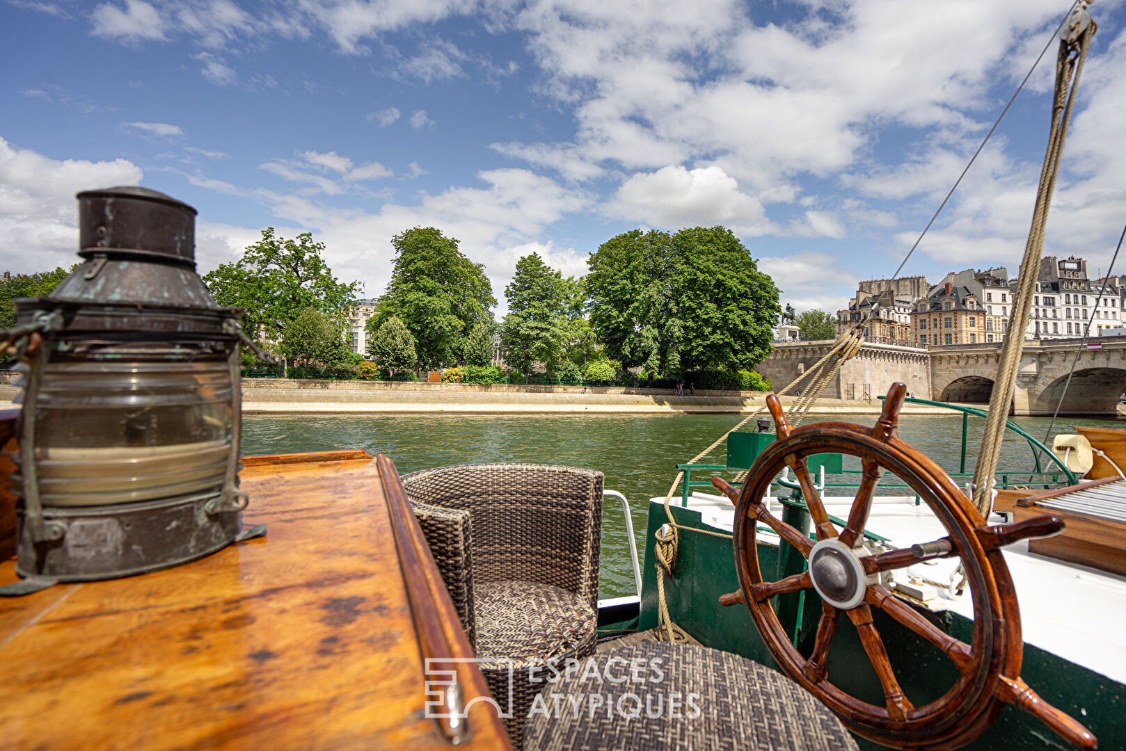 Barge with terrace, Quai de Conti