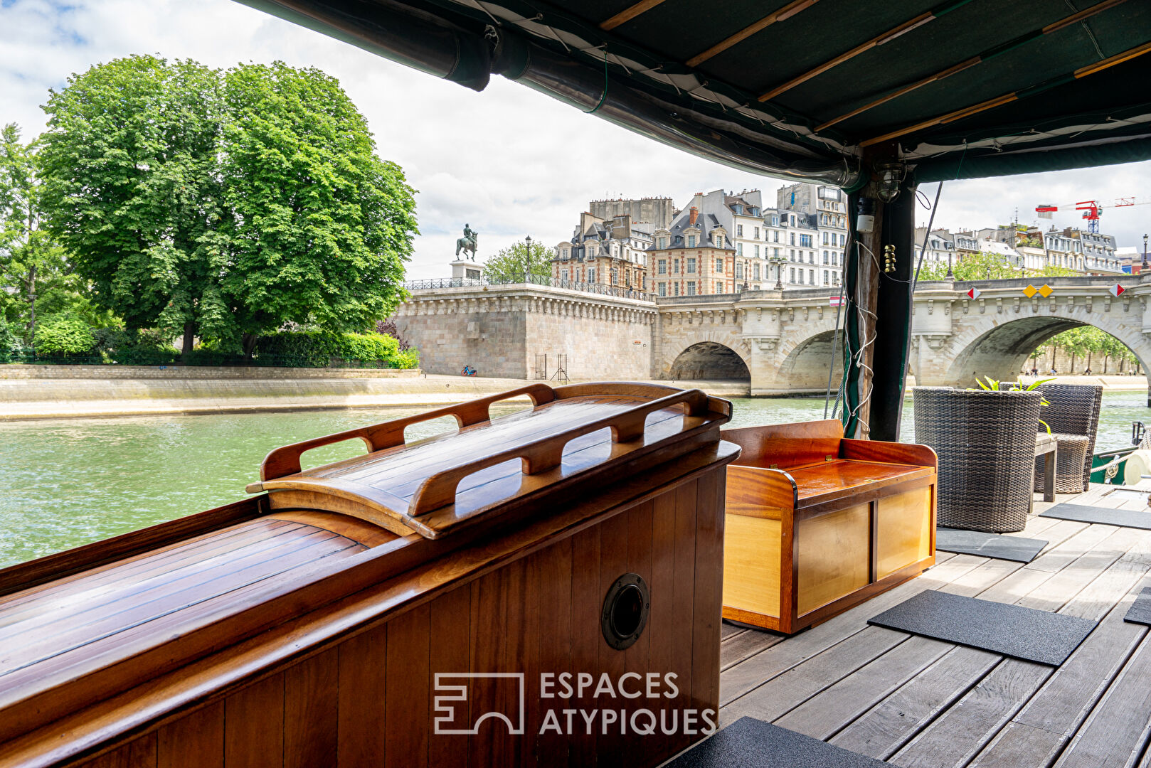 Barge with terrace, Quai de Conti