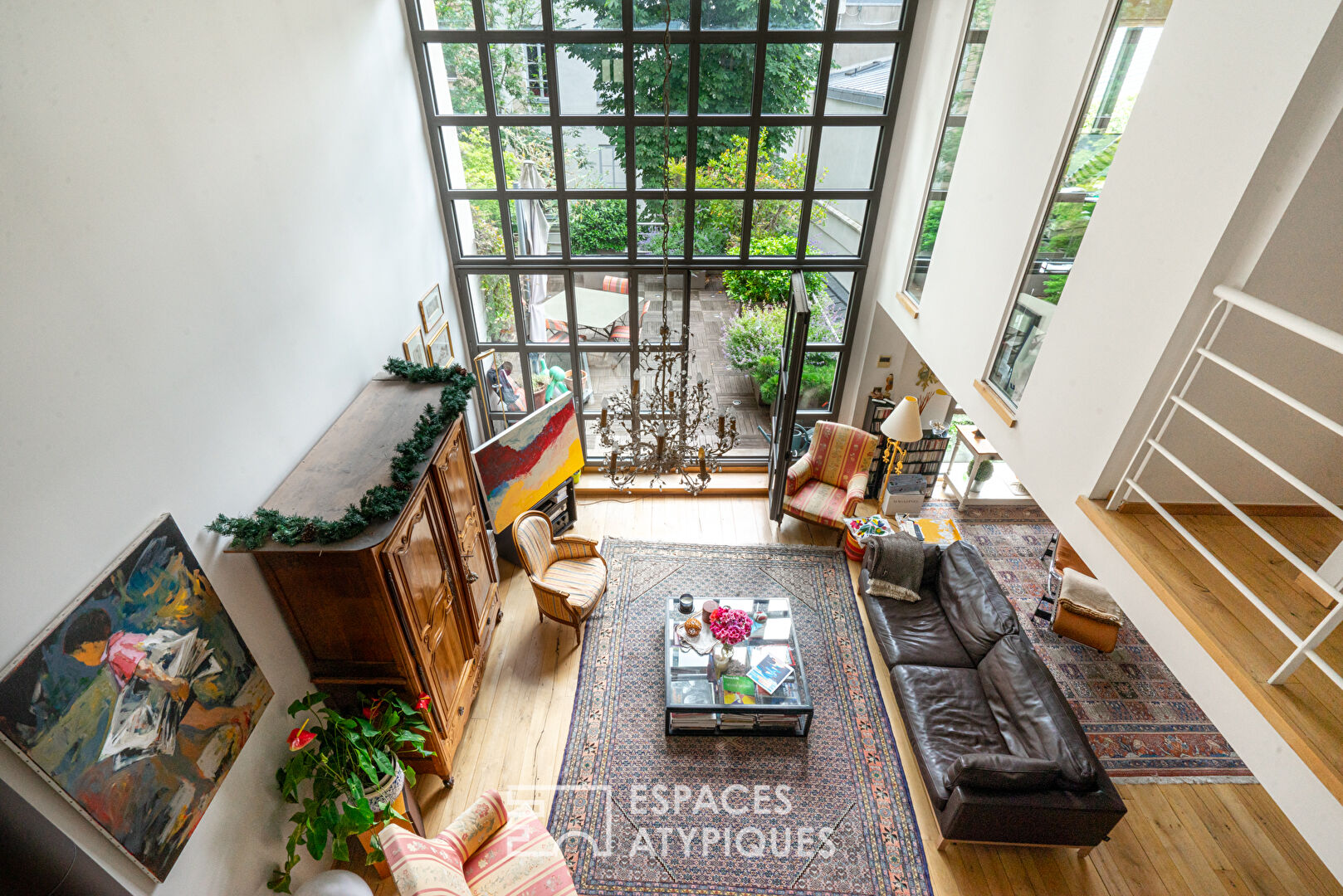 Quartier Luxembourg, atelier en triplex avec verrière ouverte sur une terrasse