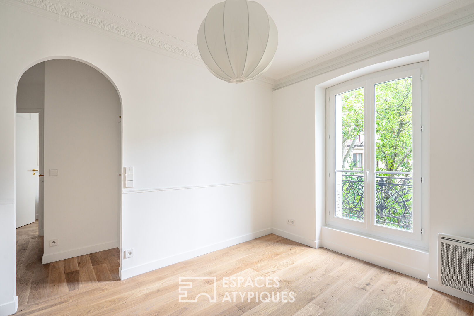Croulebarbe district apartment redone by architect