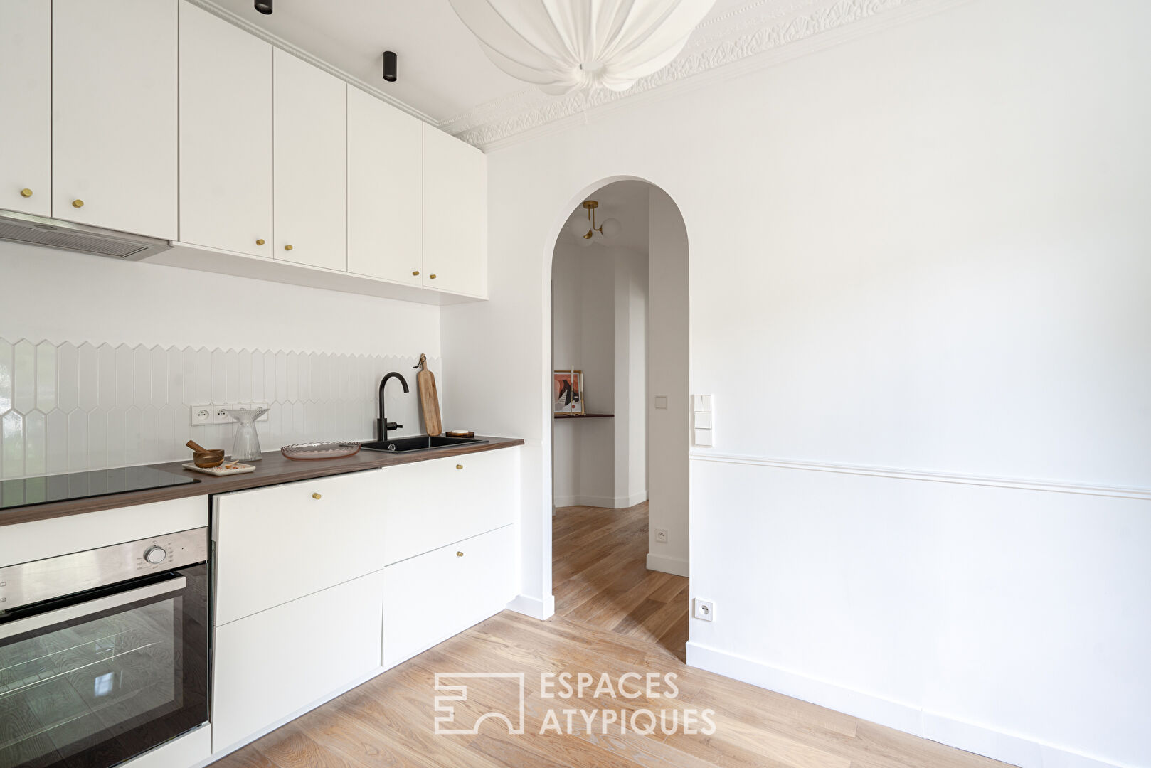 Croulebarbe district apartment redone by architect