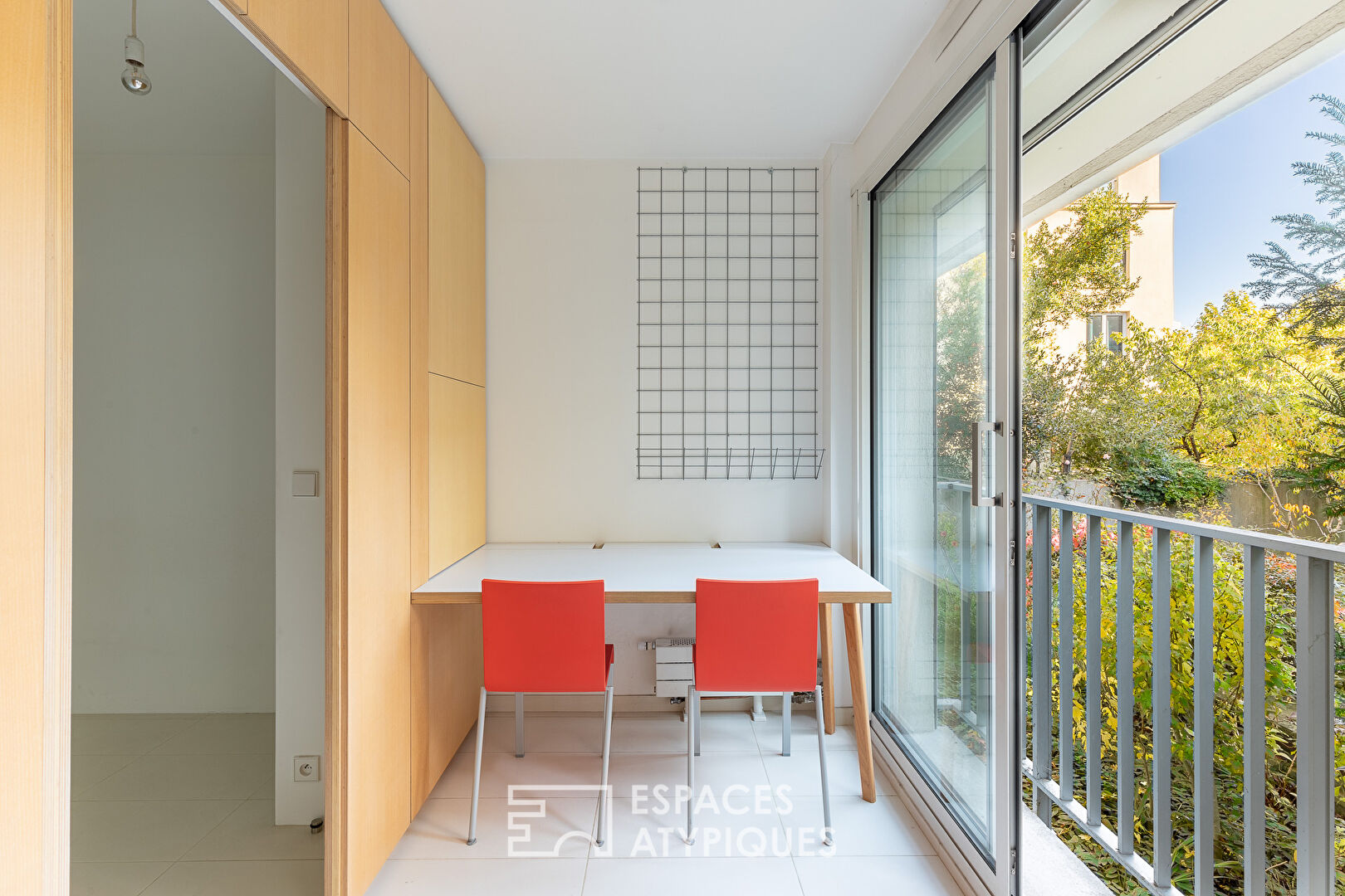 Renovated apartment with garden view, rue des artistes