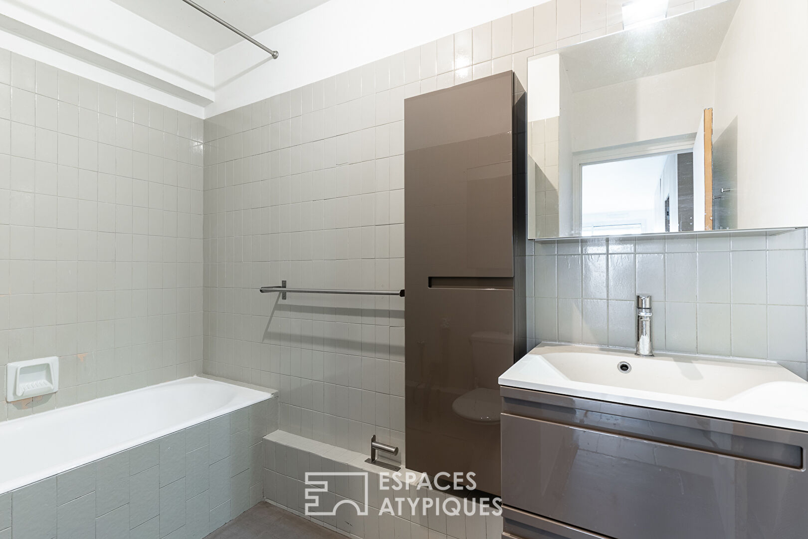Renovated apartment with garden view, rue des artistes