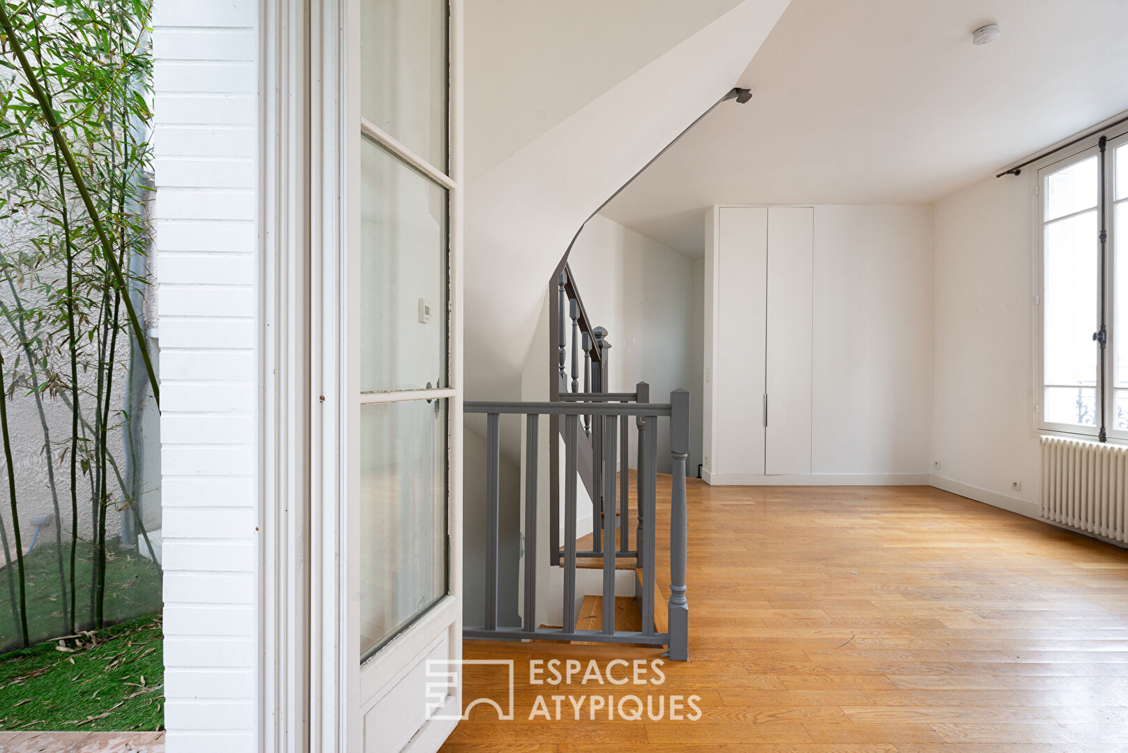 Maison ancienne avec cour dans le quartier des Peupliers