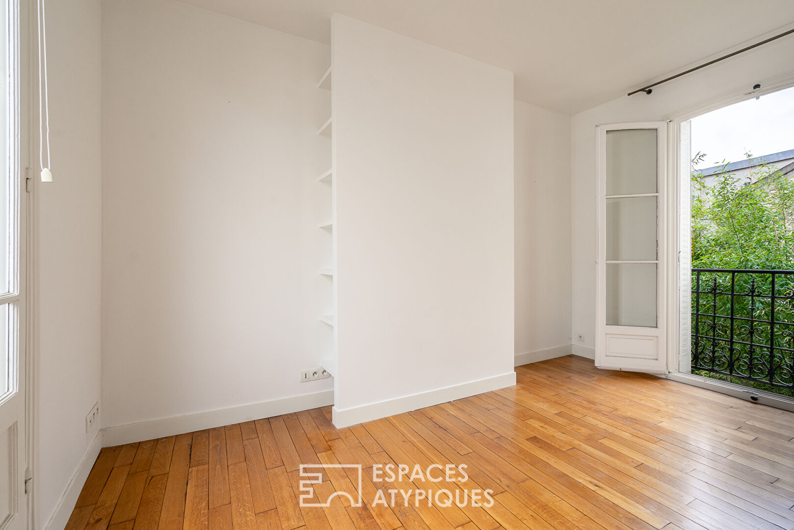 Maison ancienne avec cour dans le quartier des Peupliers