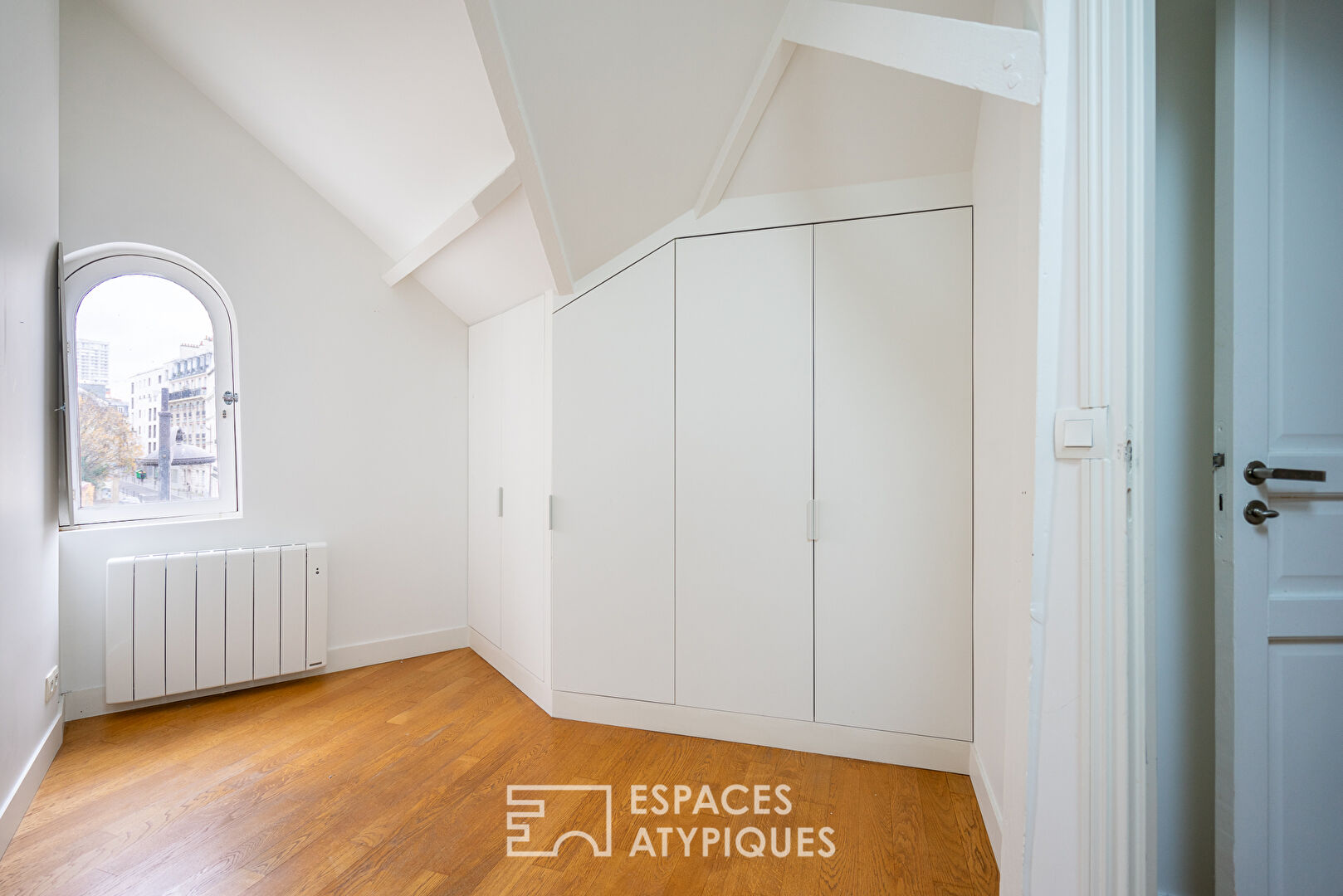 Maison ancienne avec cour dans le quartier des Peupliers