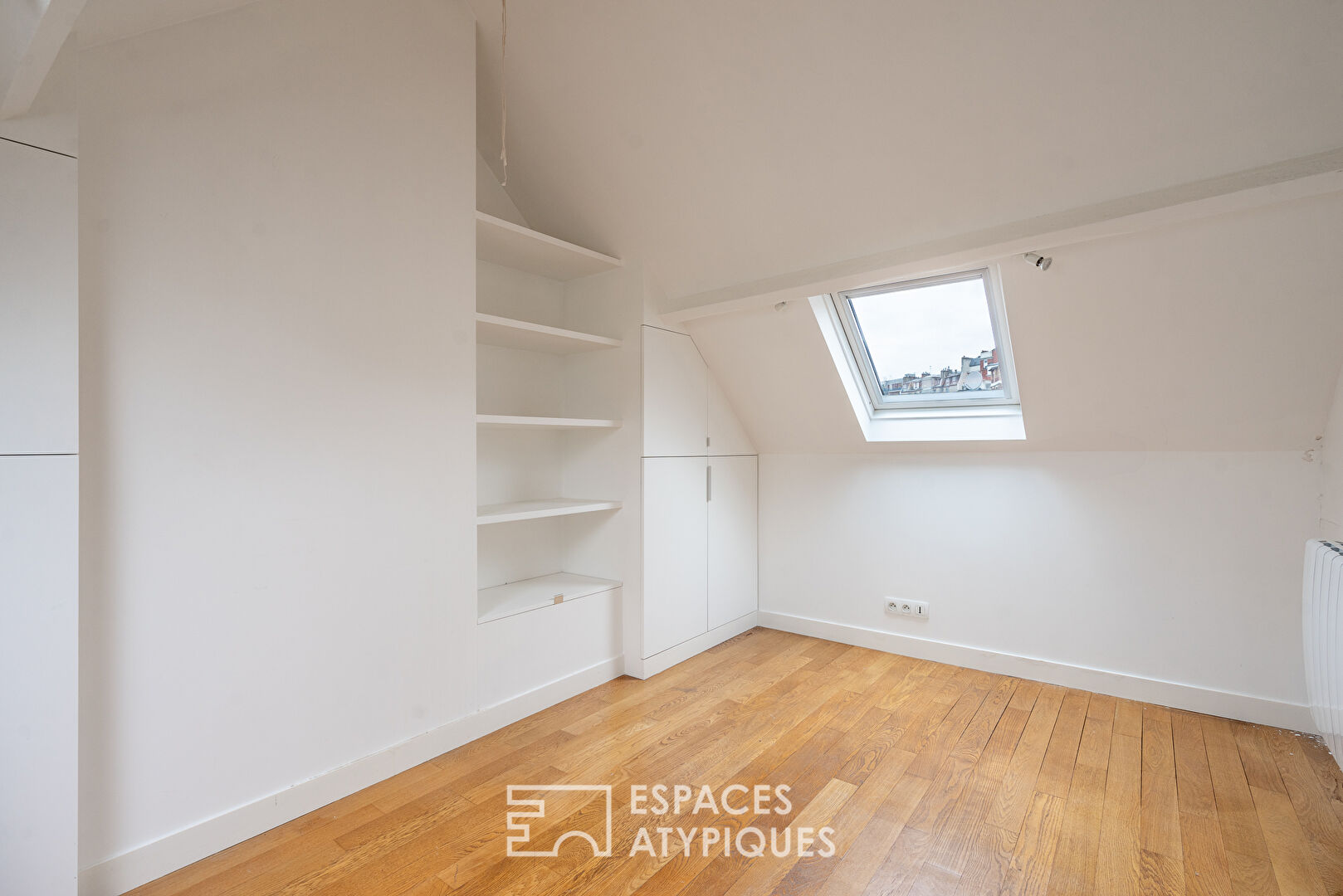 Maison ancienne avec cour dans le quartier des Peupliers