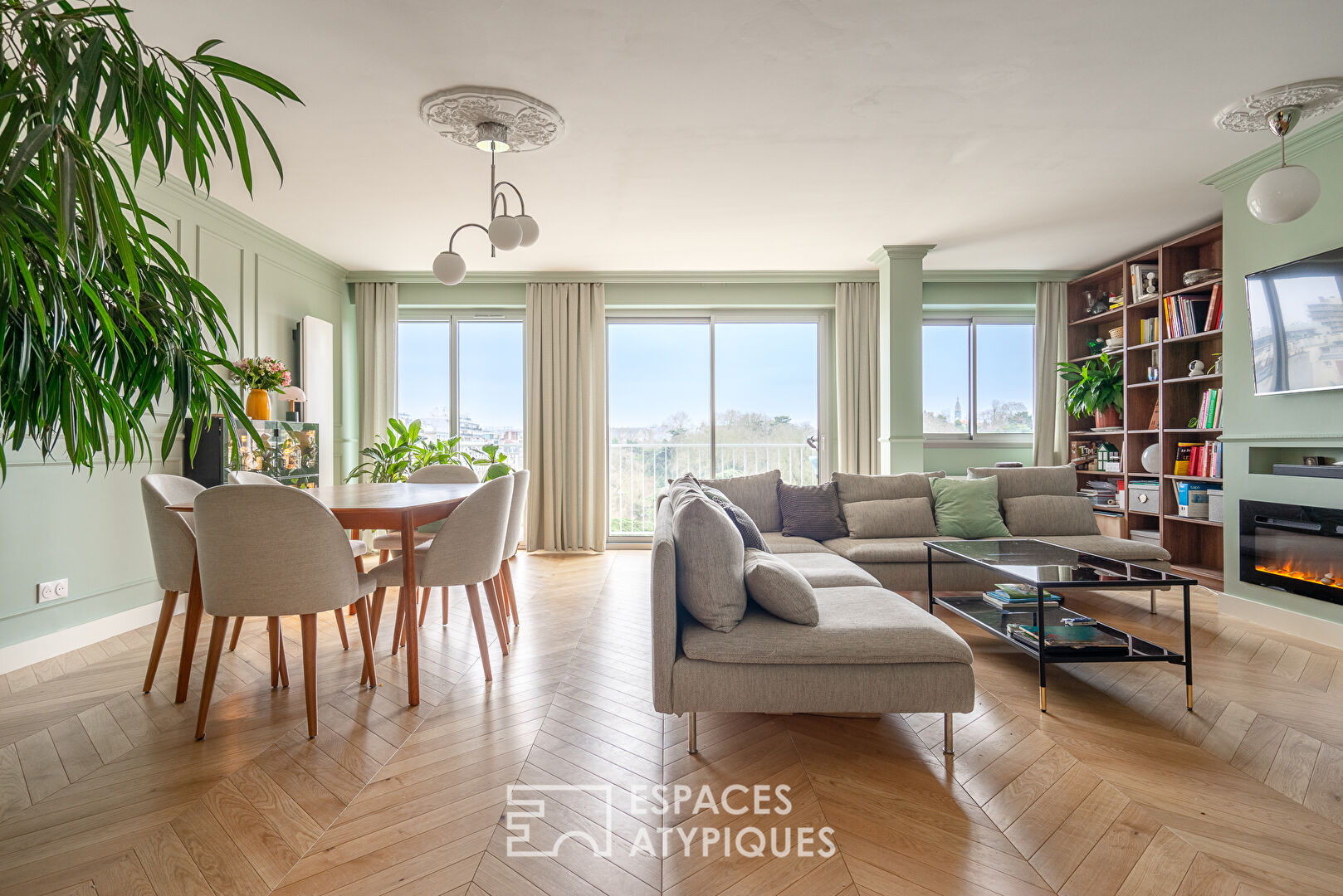Architect’s apartment with balcony and panoramic view of Parc Montsouris