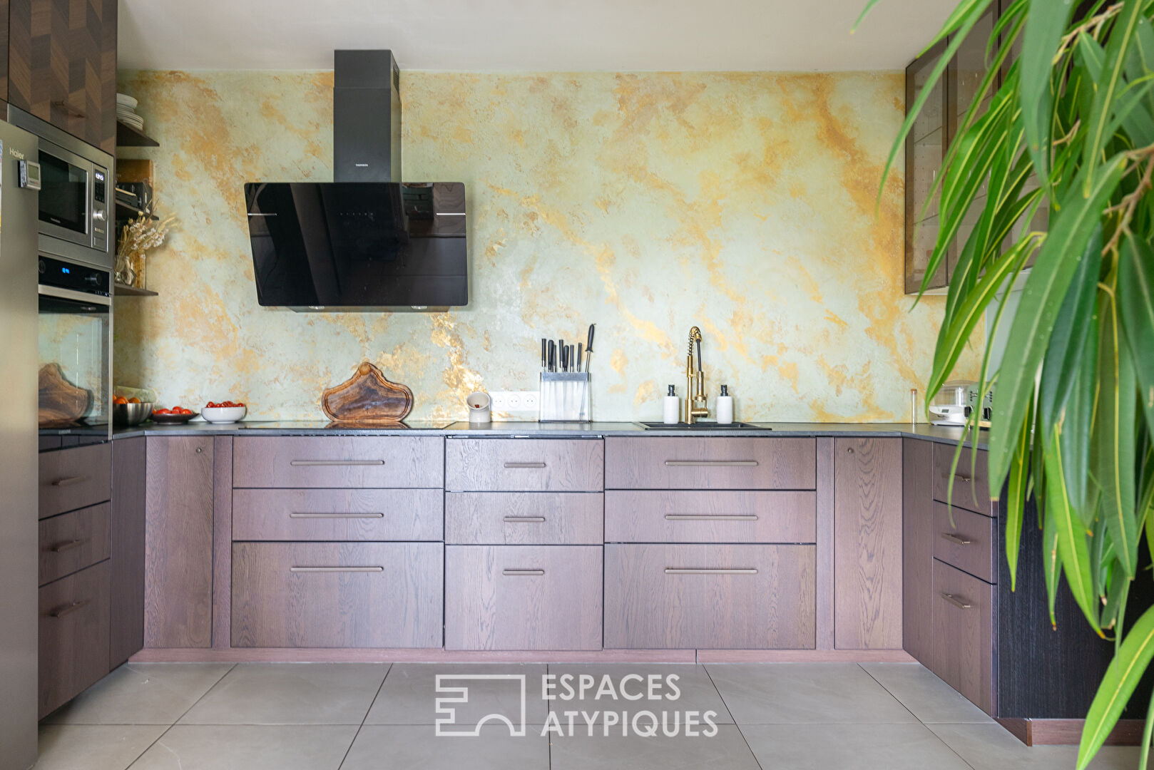 Architect’s apartment with balcony and panoramic view of Parc Montsouris