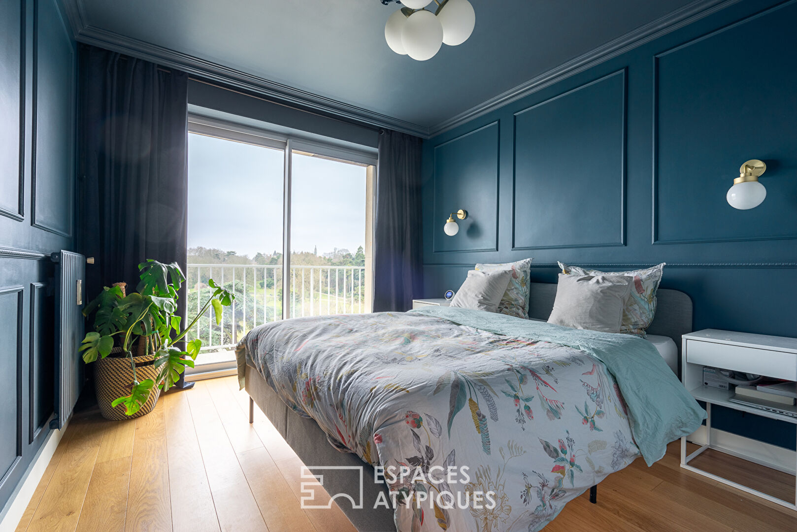 Architect’s apartment with balcony and panoramic view of Parc Montsouris