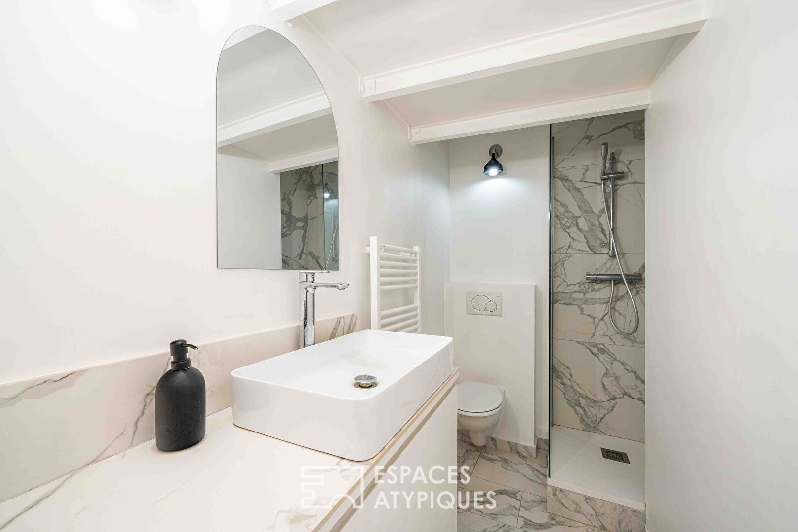Carré des Antiquaires – Studio renovated by architect