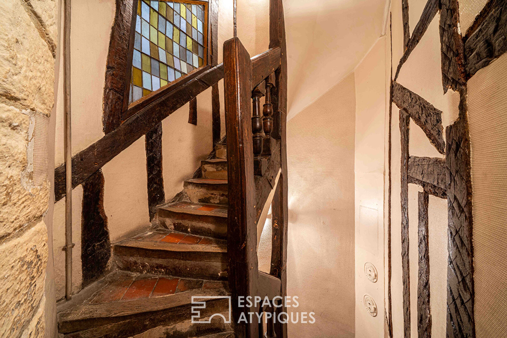 Carré des Antiquaires – Studio renovated by architect