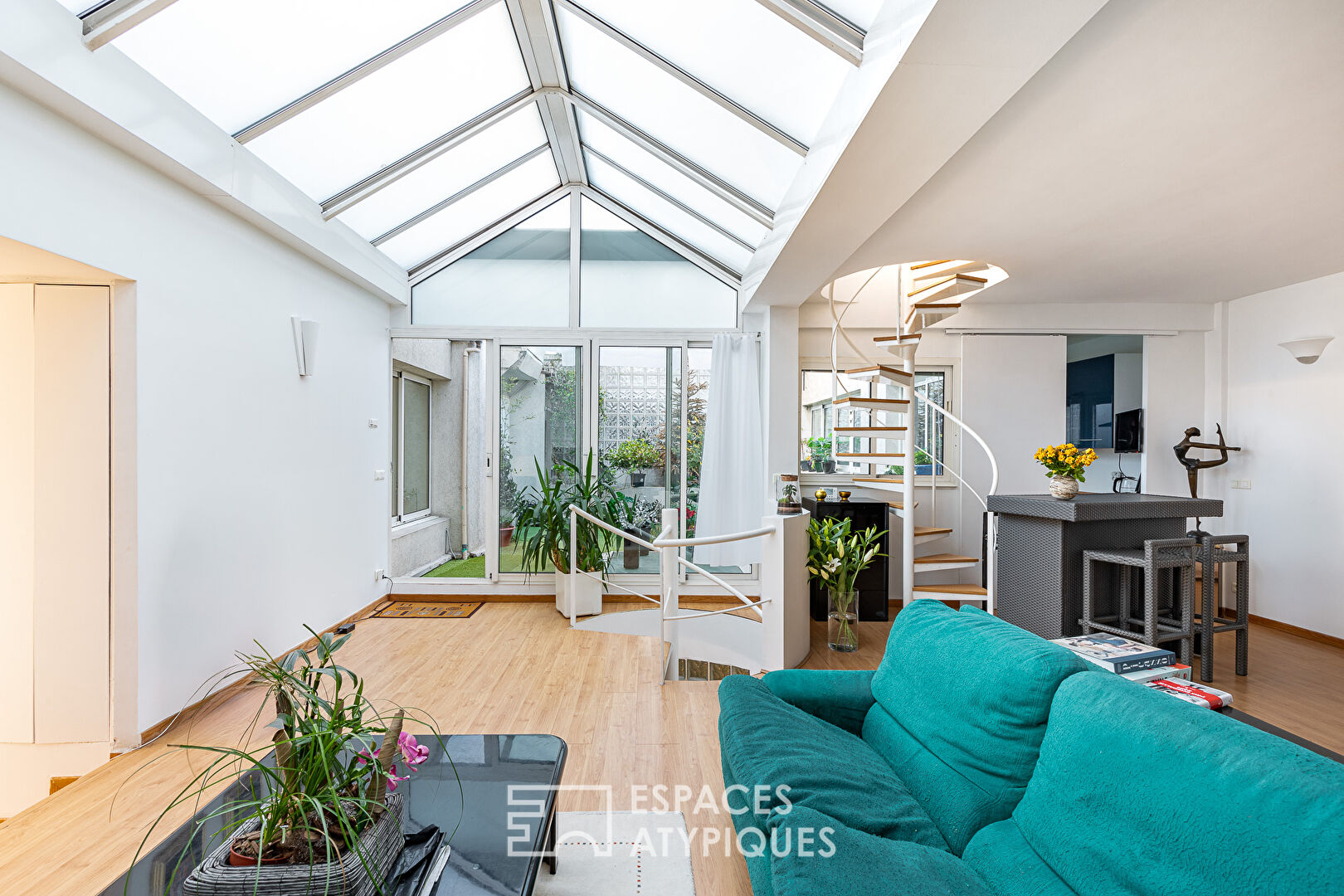 Loft in an old photo studio with terraces and a swimming pool