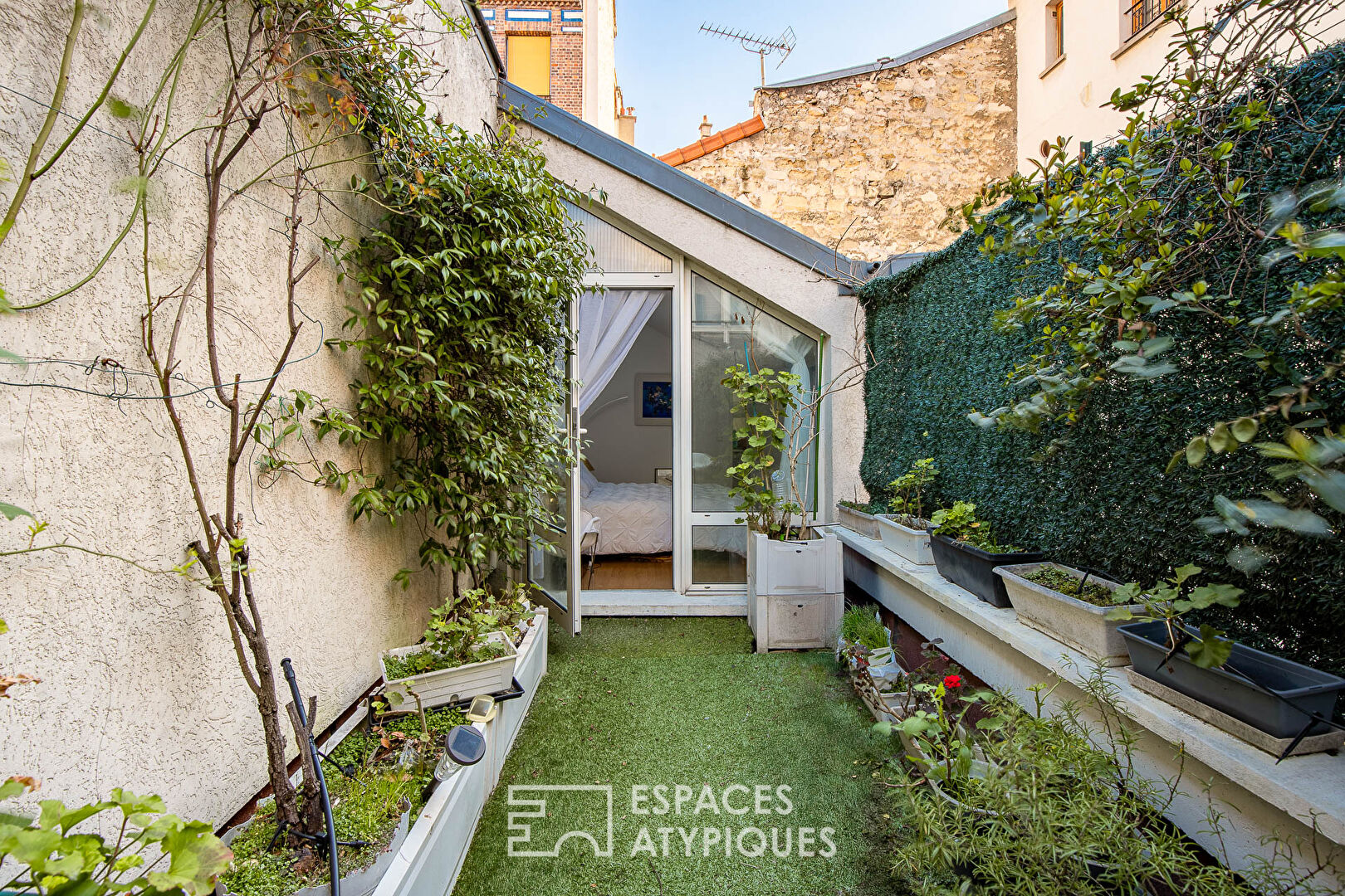 Loft in an old photo studio with terraces and a swimming pool