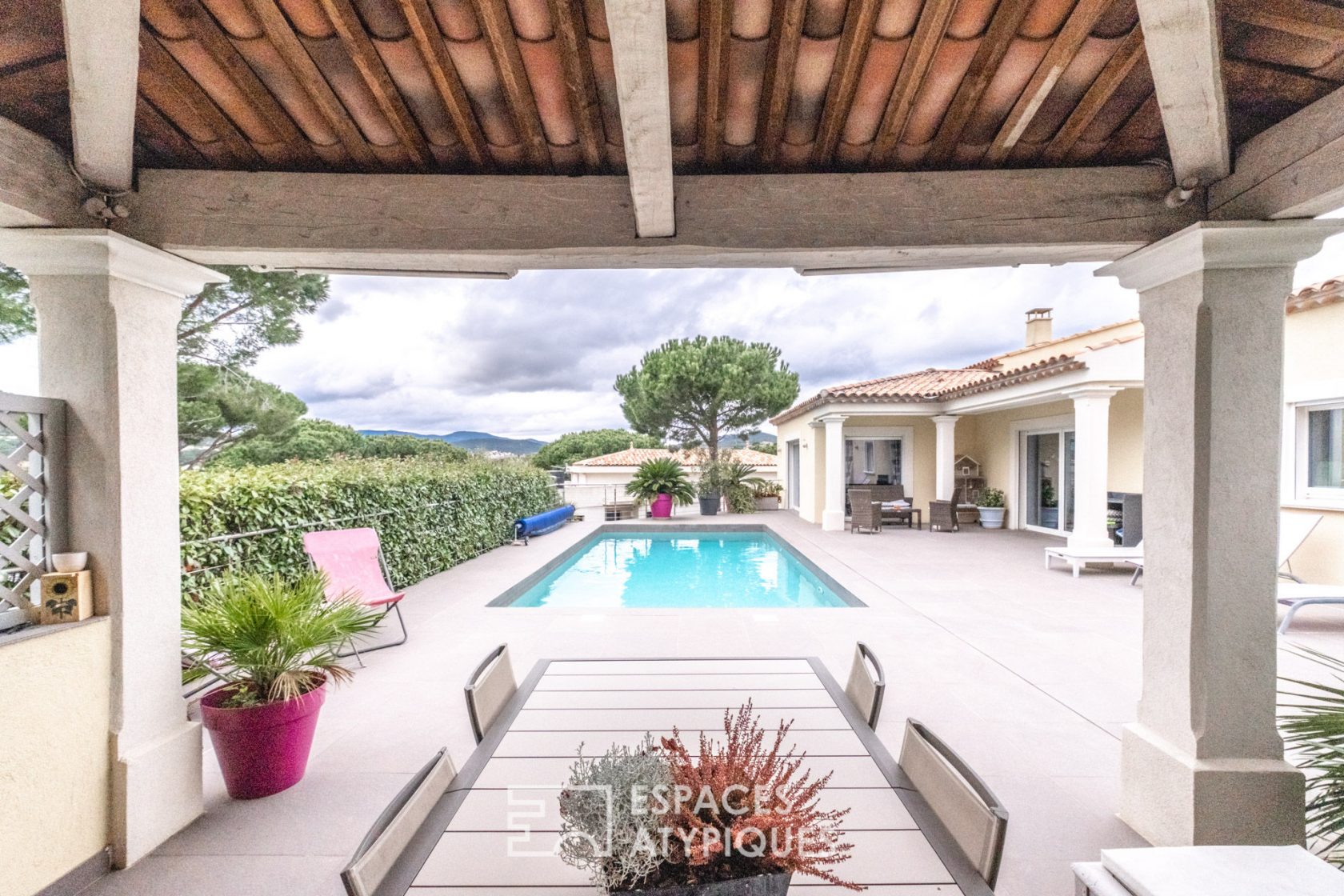 Villa d’architecte au calme proche de tout