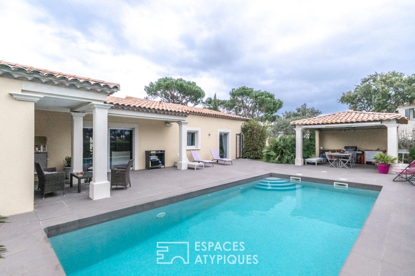 Villa d’architecte au calme proche de tout