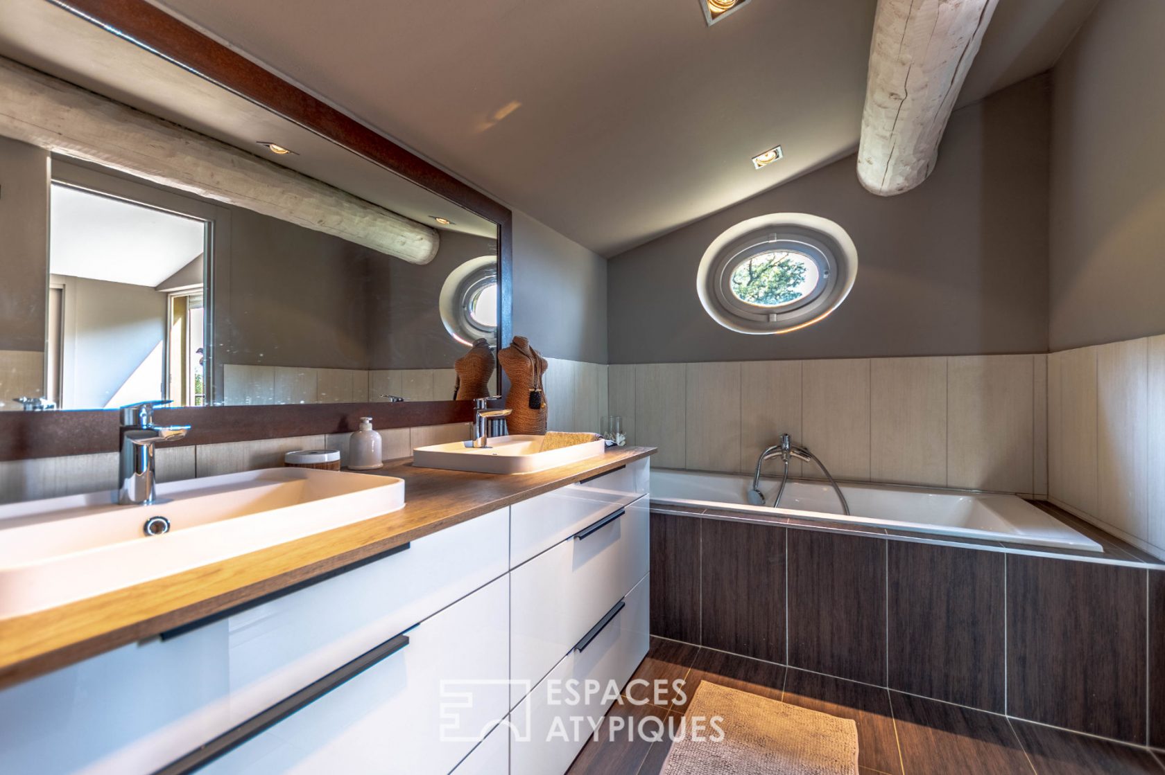 Superbe villa contemporaine dans le golfe de Saint-Tropez