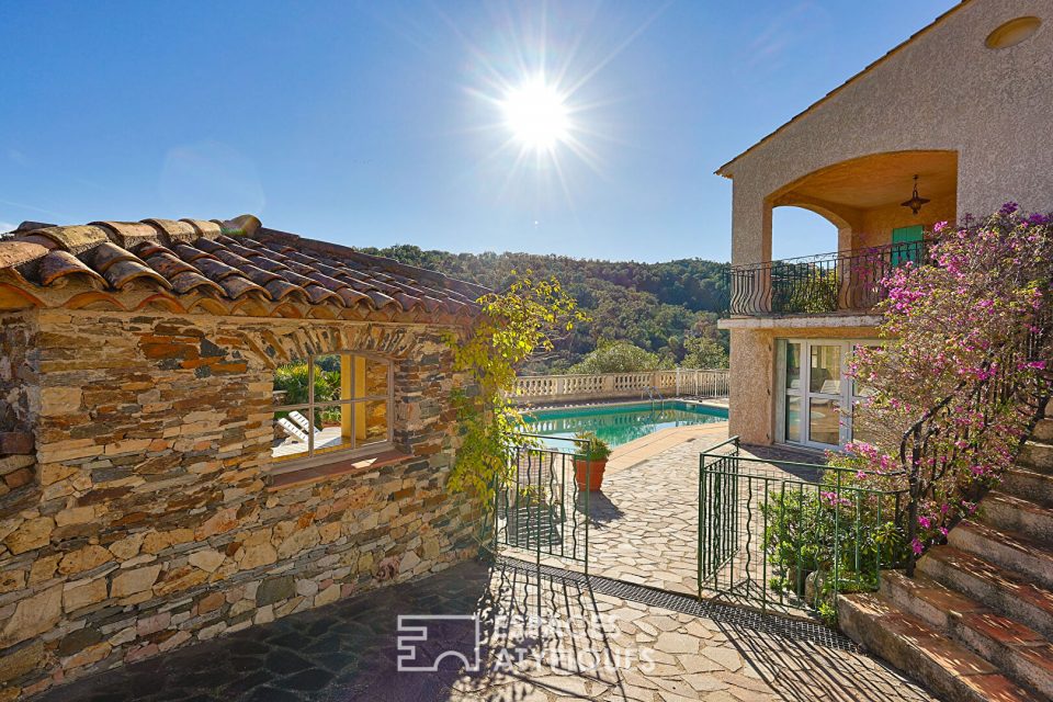 Maison familiale avec piscine et pool house