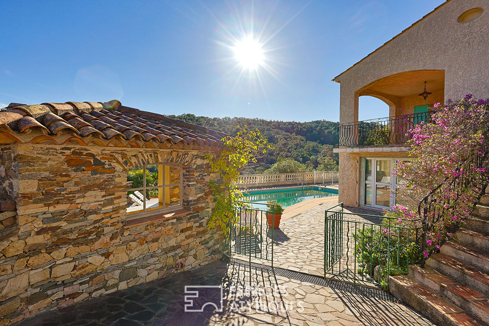 Maison familiale avec piscine et pool house