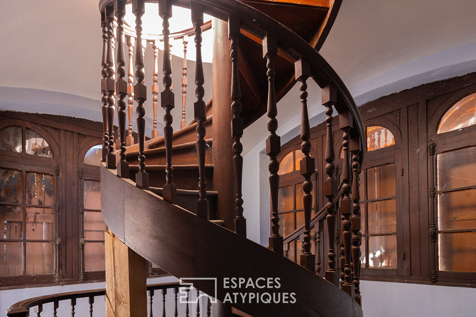 19th century watchtower in the heart of an 11 hectare estate