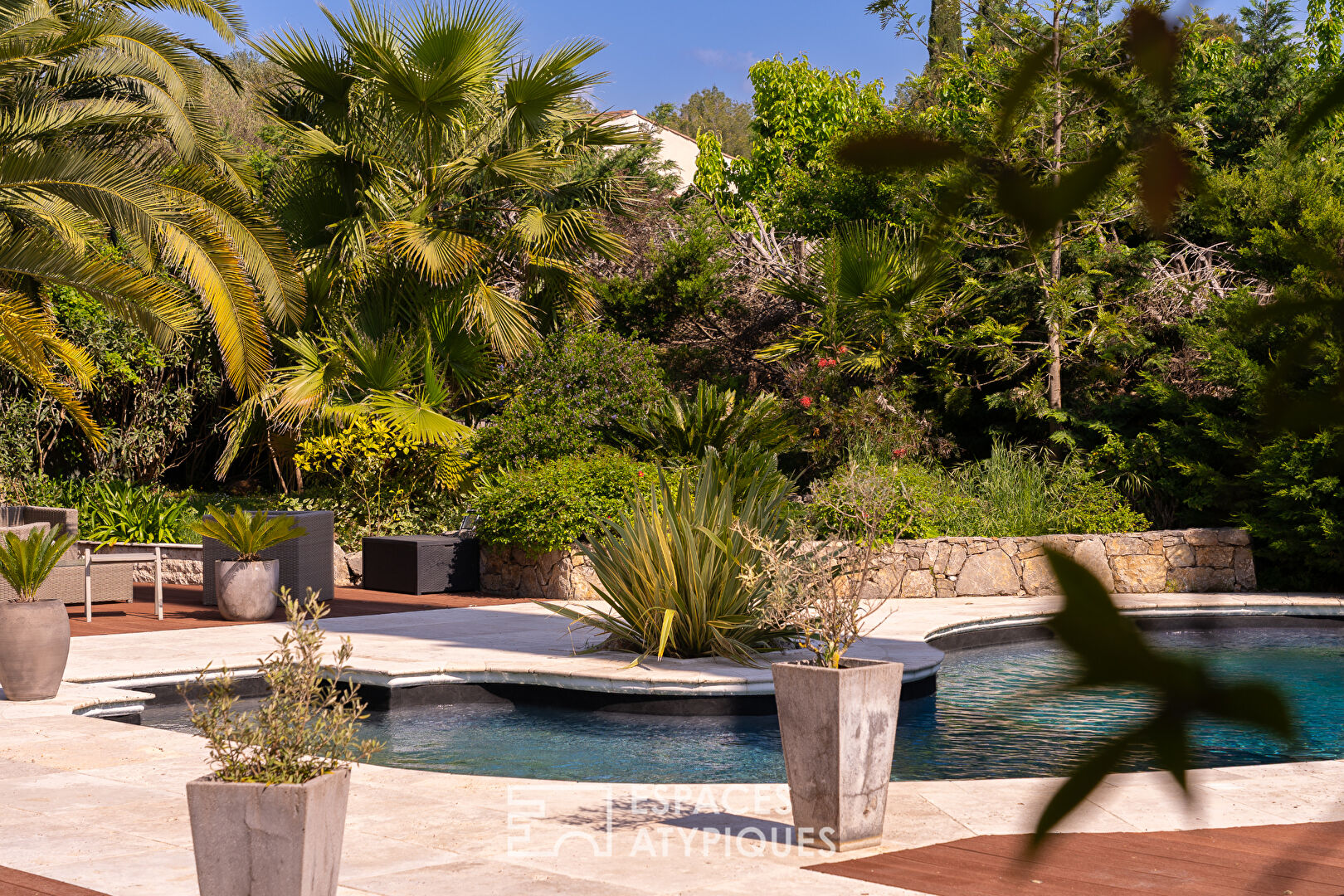 A revisited mansion, combining classical heritage and contemporary lifestyle
