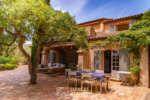 Villa d’Architecte avec aperçu Mer dans un Domaine Privé et Sécurisé